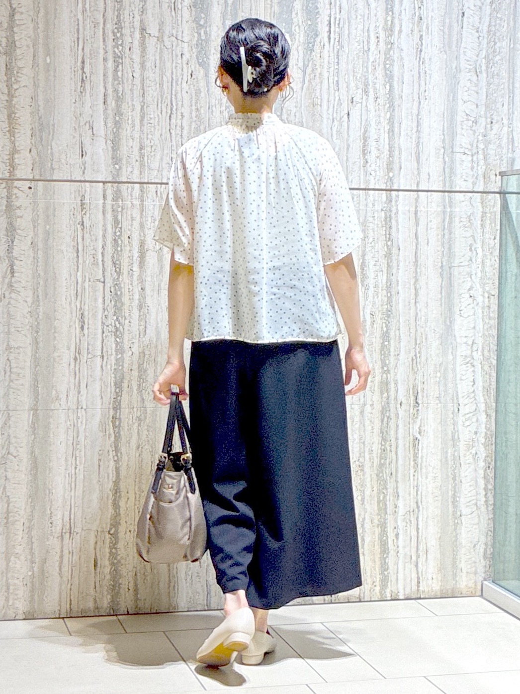  beni_gingerさんの「Reflect｜【セットアップ／手洗い可】ドット柄シアーブラウス」を使ったコーディネート