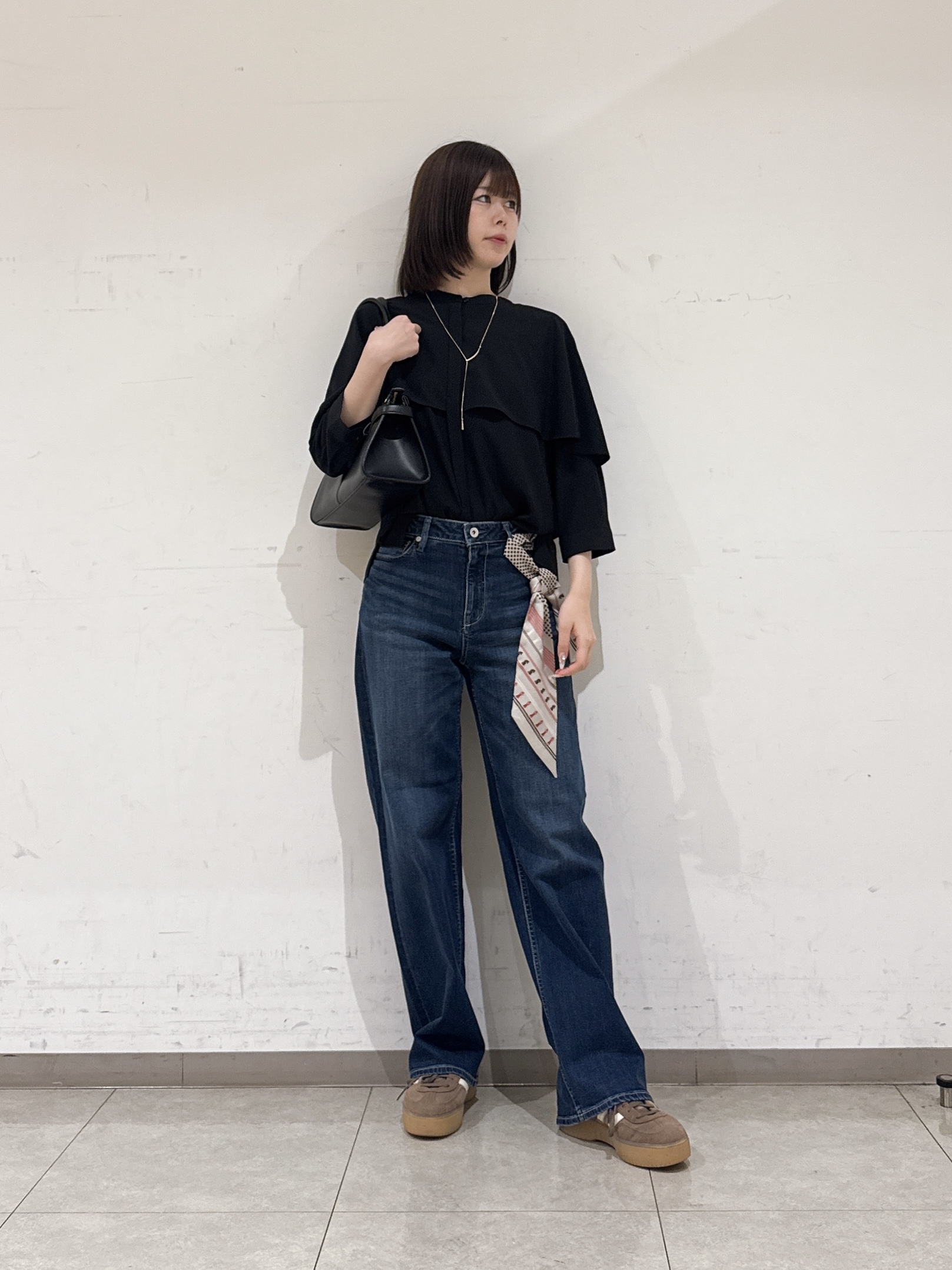 rinaさんの「INDIVI｜【接触冷感/UVケア/夏羽織り/着る日傘】ケープ風ブラウス」を使ったコーディネート