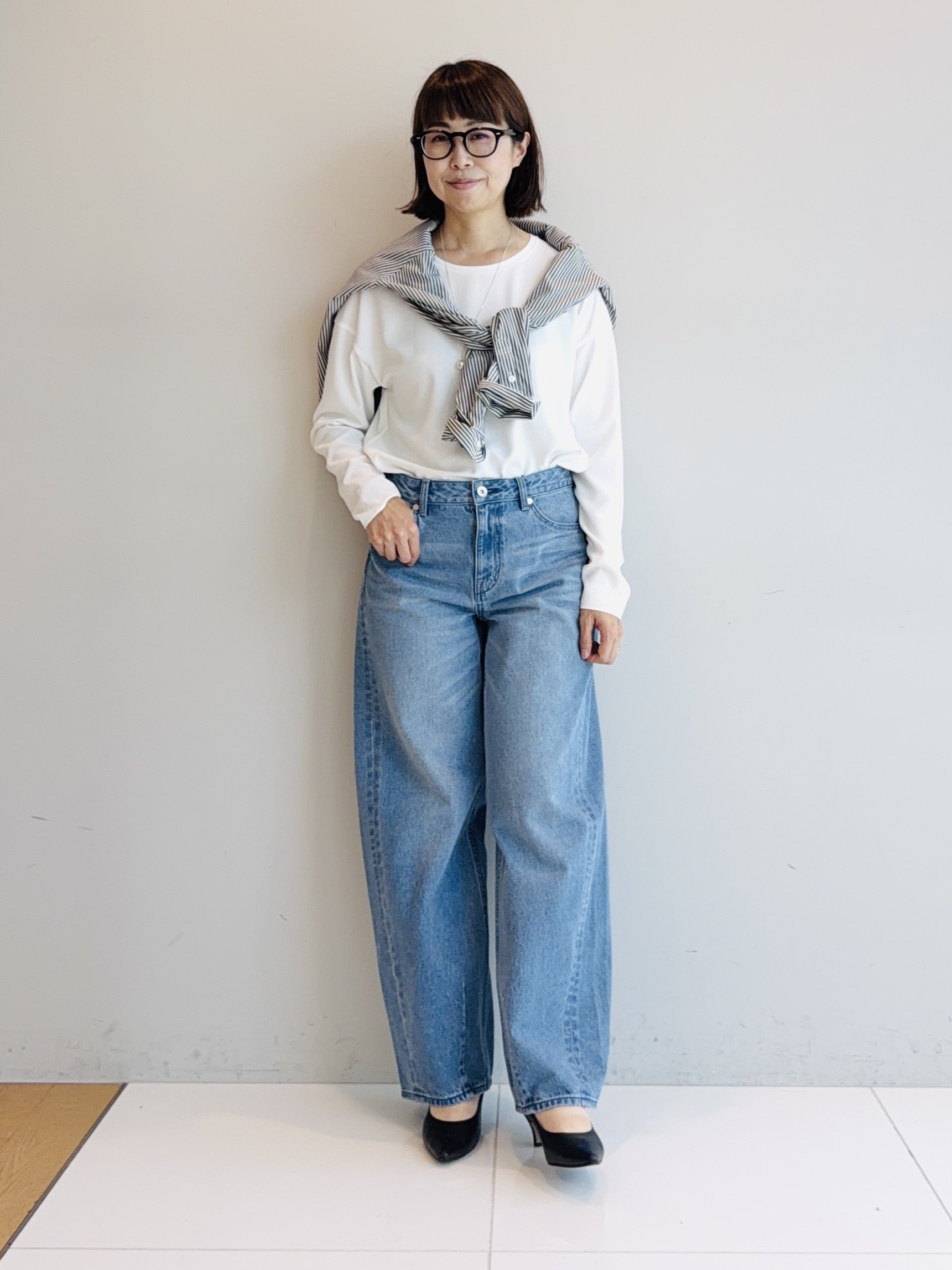 murayamaさんの「INDIVI｜【新作登場！】カーブシルエットデニム」を使ったコーディネート