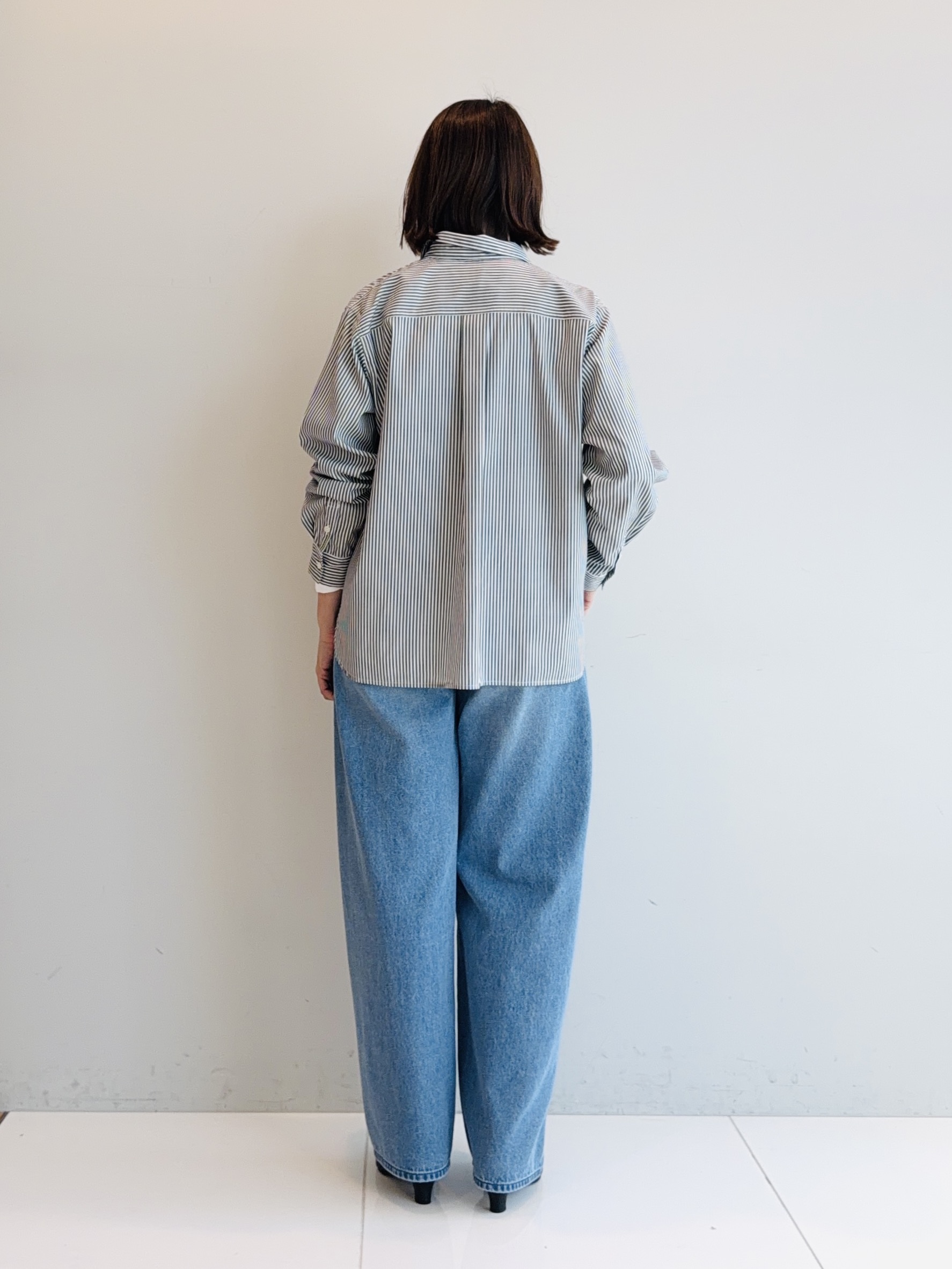 murayamaさんの「INDIVI｜【新作登場！】カーブシルエットデニム」を使ったコーディネート
