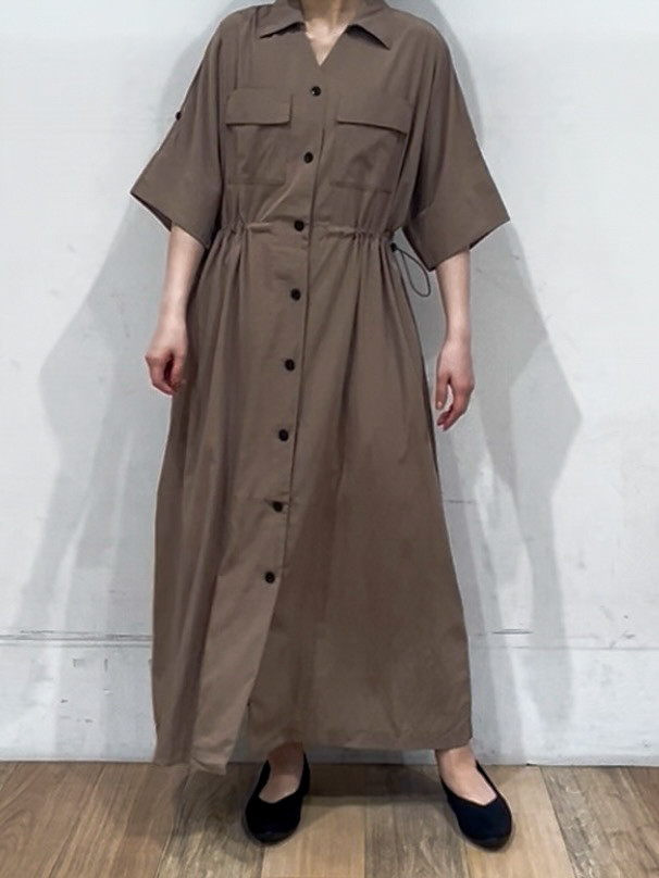 山さんさんの「grove｜1枚でも羽織でも◎ ウエストドロストシャツワンピース」を使ったコーディネート