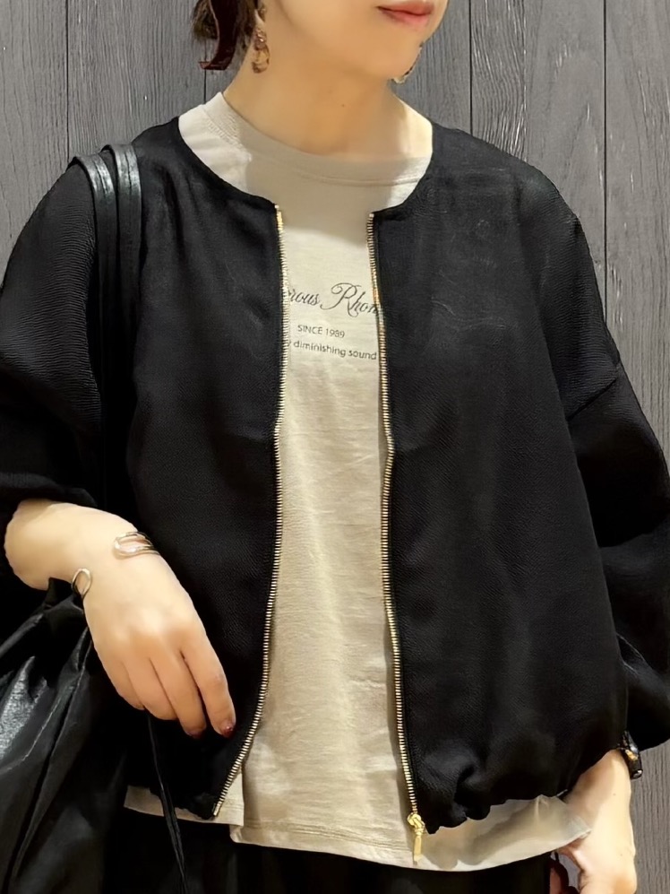 meiさんの「SHOO･LA･RUE｜【ひんやり/S-LL/洗濯機可】真夏に着たい 大人のベーシックカラープリントTシャツ」を使ったコーディネート