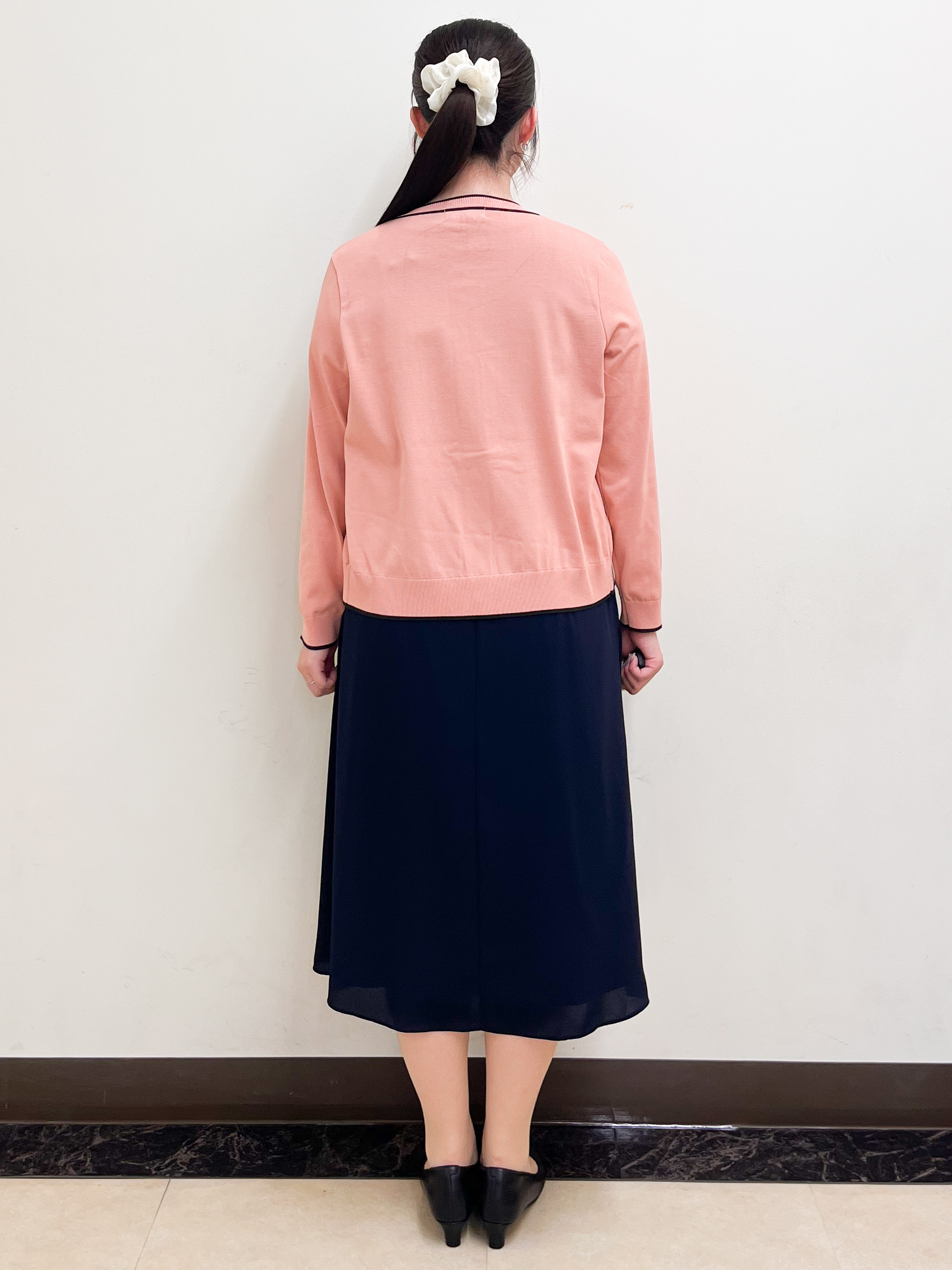 mikikoさんの「Reflect｜【UVカット／アンサンブル／手洗い可】バイカラーニットカーディガン」を使ったコーディネート