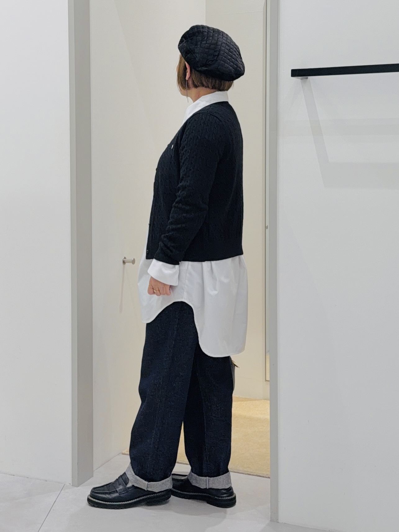タナさんの「THE SHOP TK｜POLO BCS/ケーブルクルーカーディガン」を使ったコーディネート
