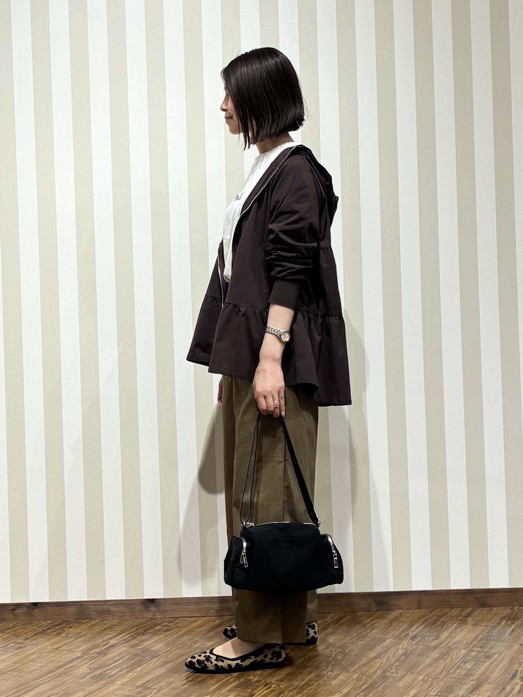 SAOさんの「SHOO･LA･RUE｜【洗濯機可/S-LL/UVカット】さりげない甘さをプラスする ティアードパーカー」を使ったコーディネート
