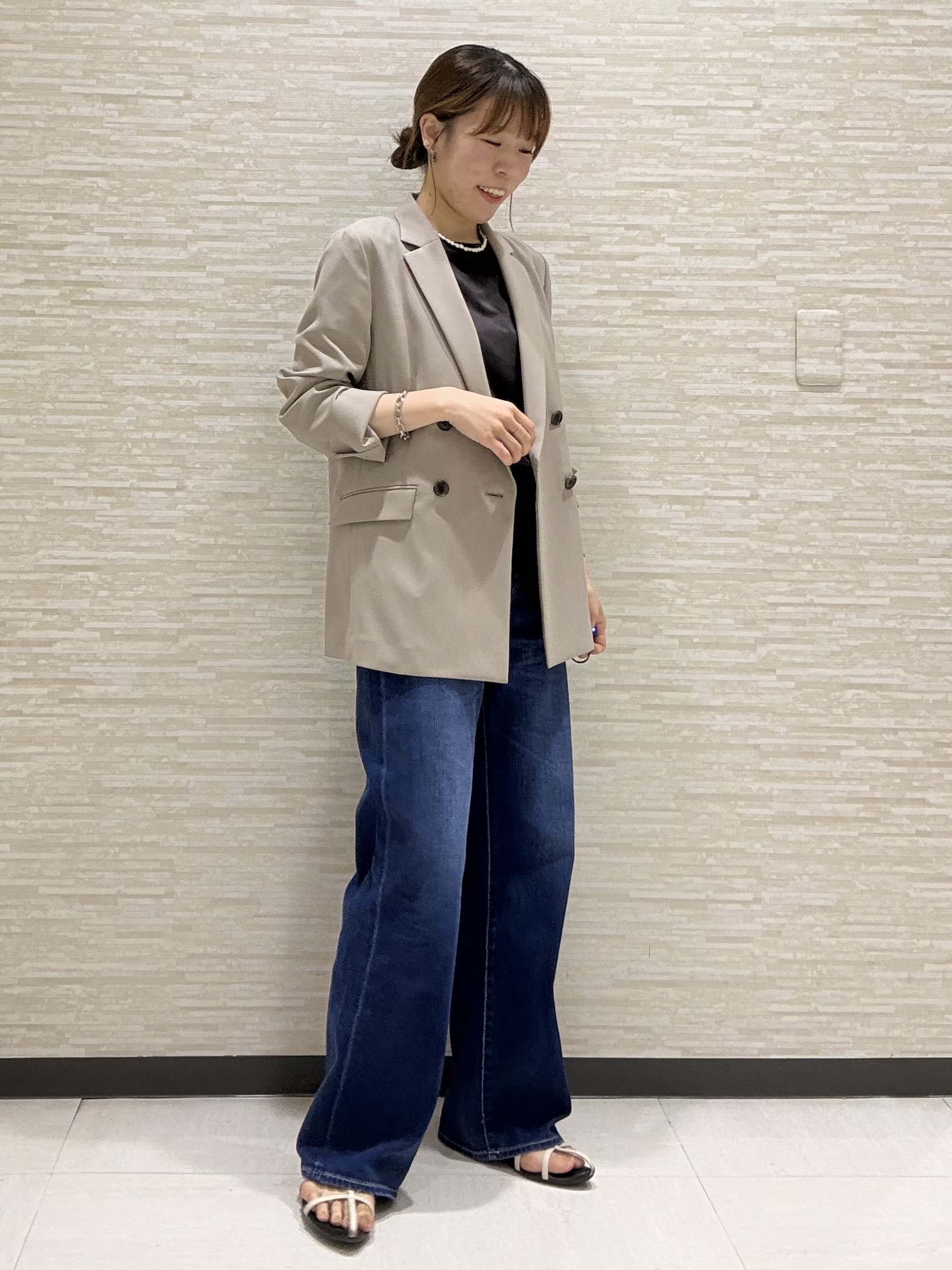 Kataさんの「UNTITLED｜【新色追加/セットアップ可】エアリー ダブルブレストジャケット」を使ったコーディネート