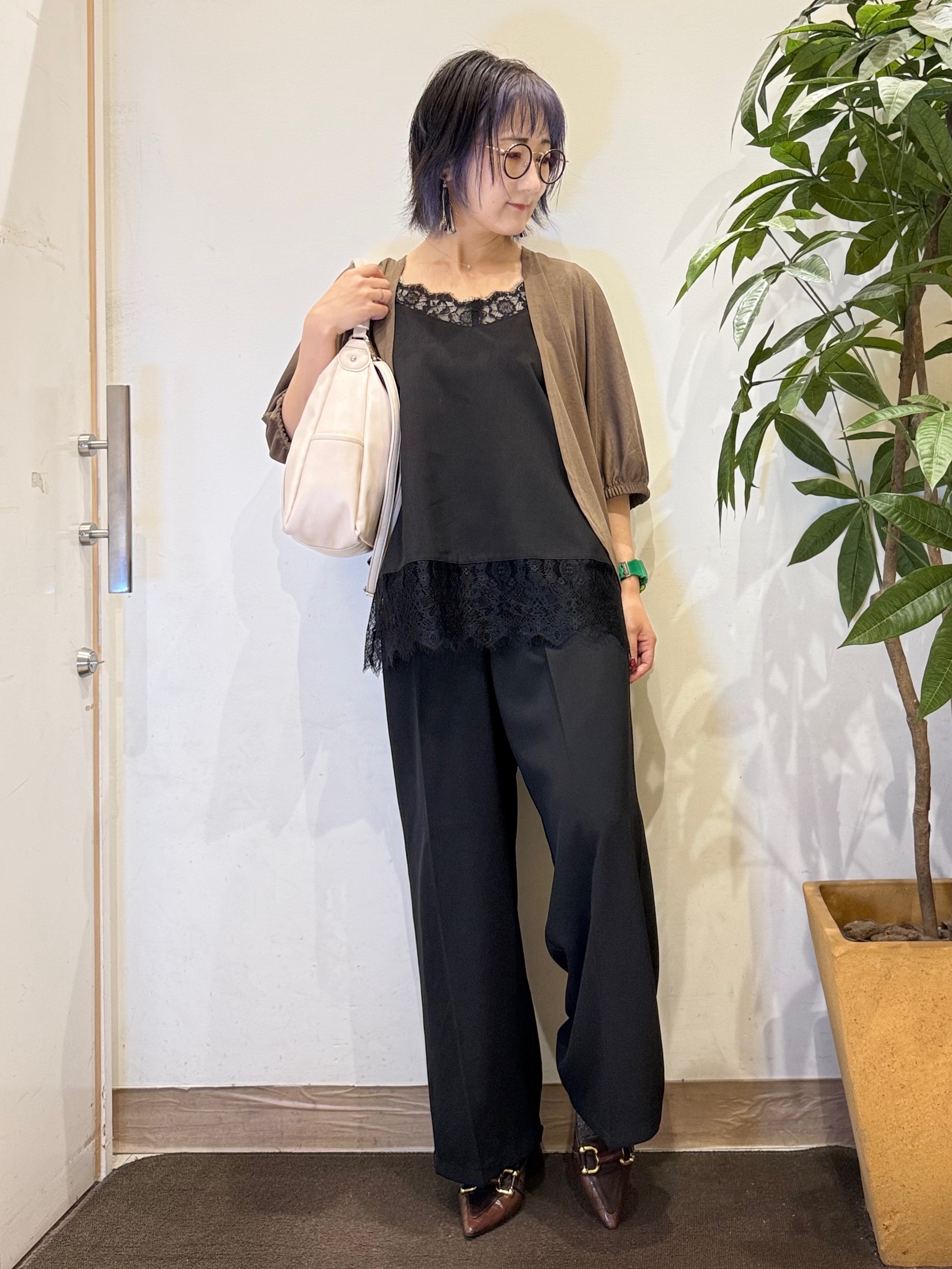 misakiさんの「SHOO･LA･RUE｜【ひんやり/UV/体型カバー】冷房や朝晩の冷え込み対策にも さらとろ 5分袖ドルマンカーディガン」を使ったコーディネート