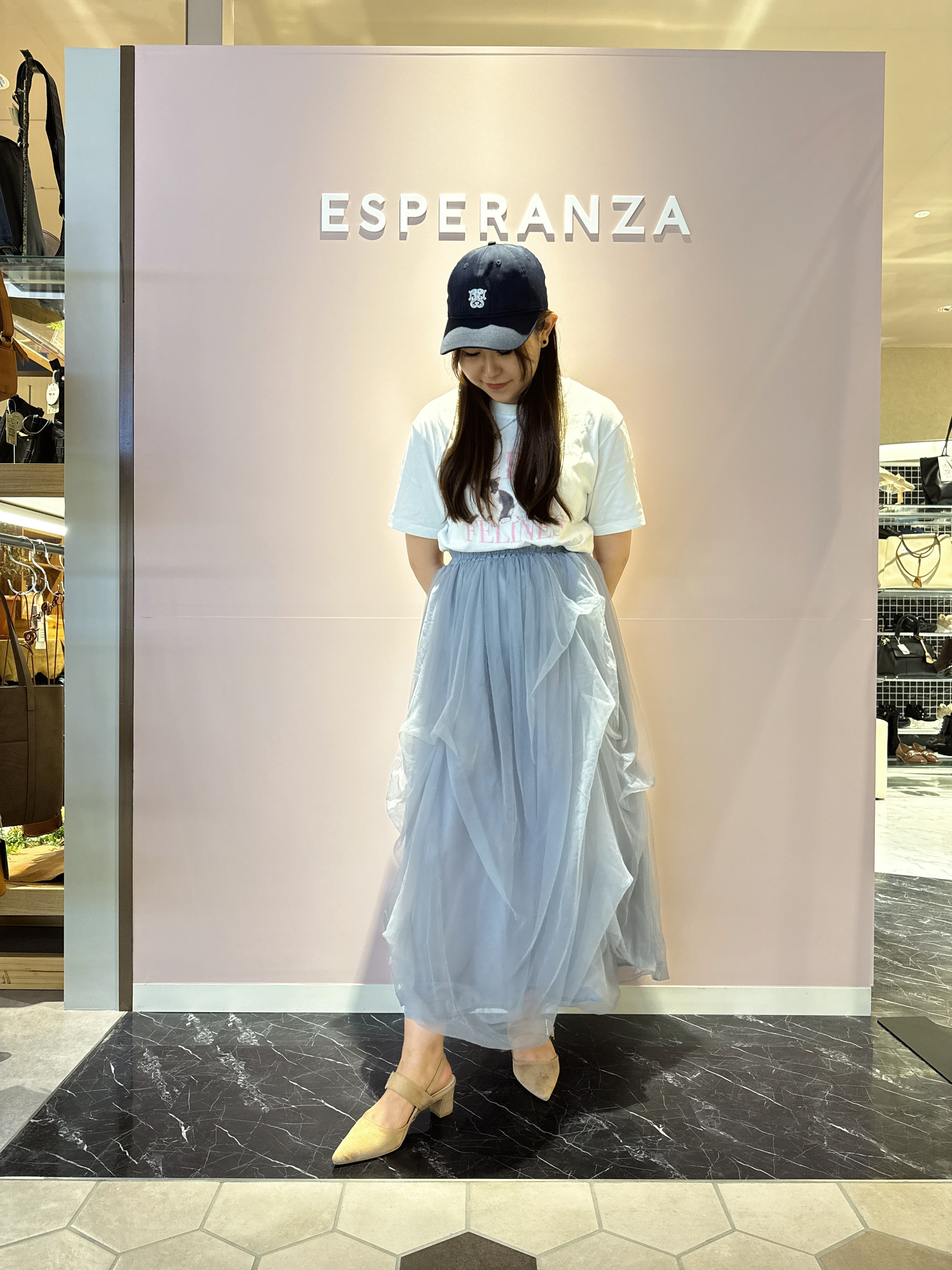 neinaさんの「ESPERANZA｜【Fur Collection】ファー付き2WAYスリングバックミュールパンプス」を使ったコーディネート