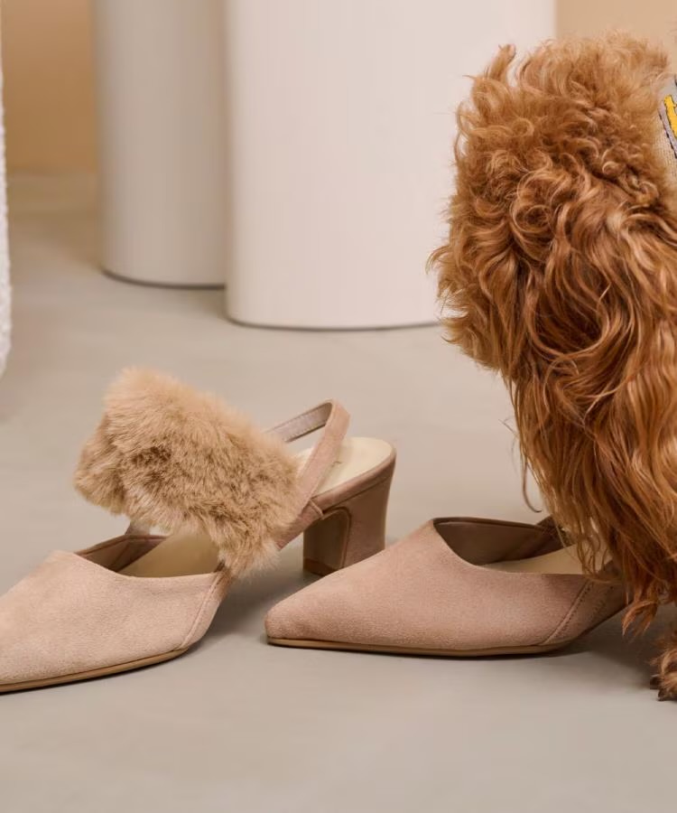 neinaさんの「ESPERANZA｜【Fur Collection】ファー付き2WAYスリングバックミュールパンプス」を使ったコーディネート