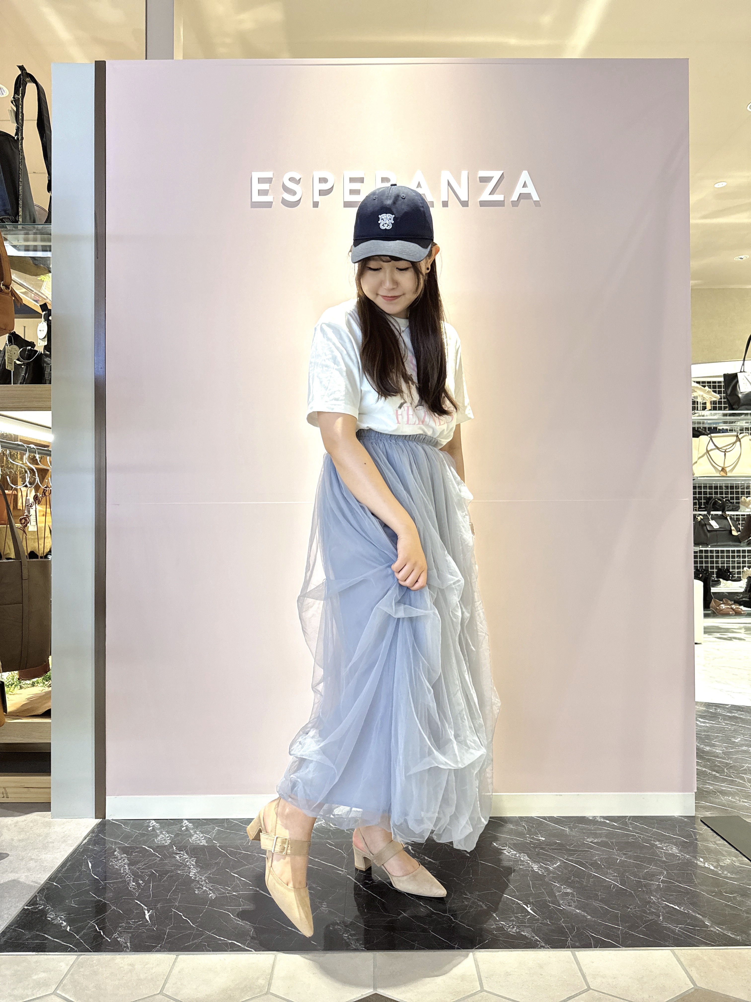 neinaさんの「ESPERANZA｜【Fur Collection】ファー付き2WAYスリングバックミュールパンプス」を使ったコーディネート