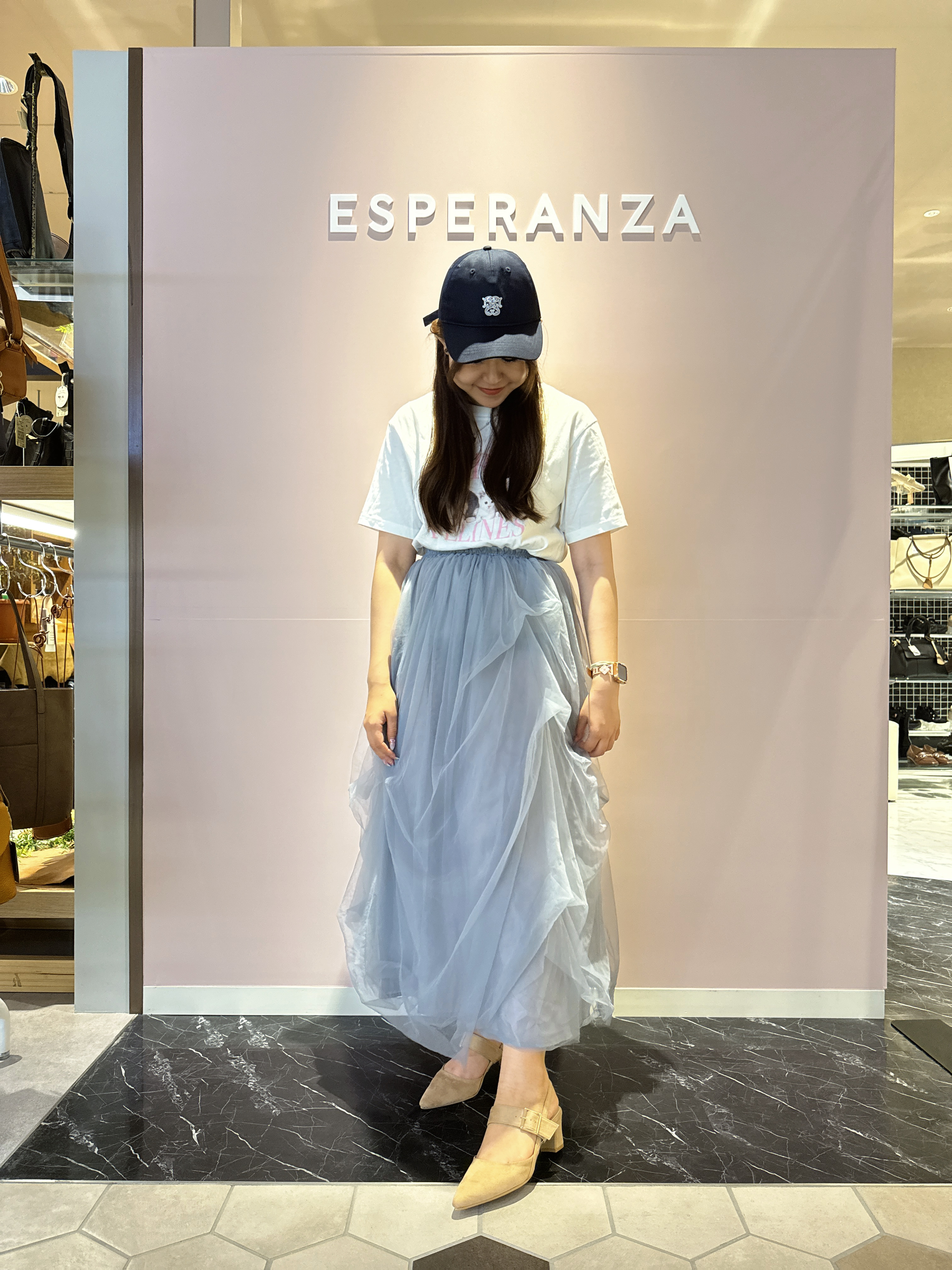 neinaさんの「ESPERANZA｜【Fur Collection】ファー付き2WAYスリングバックミュールパンプス」を使ったコーディネート