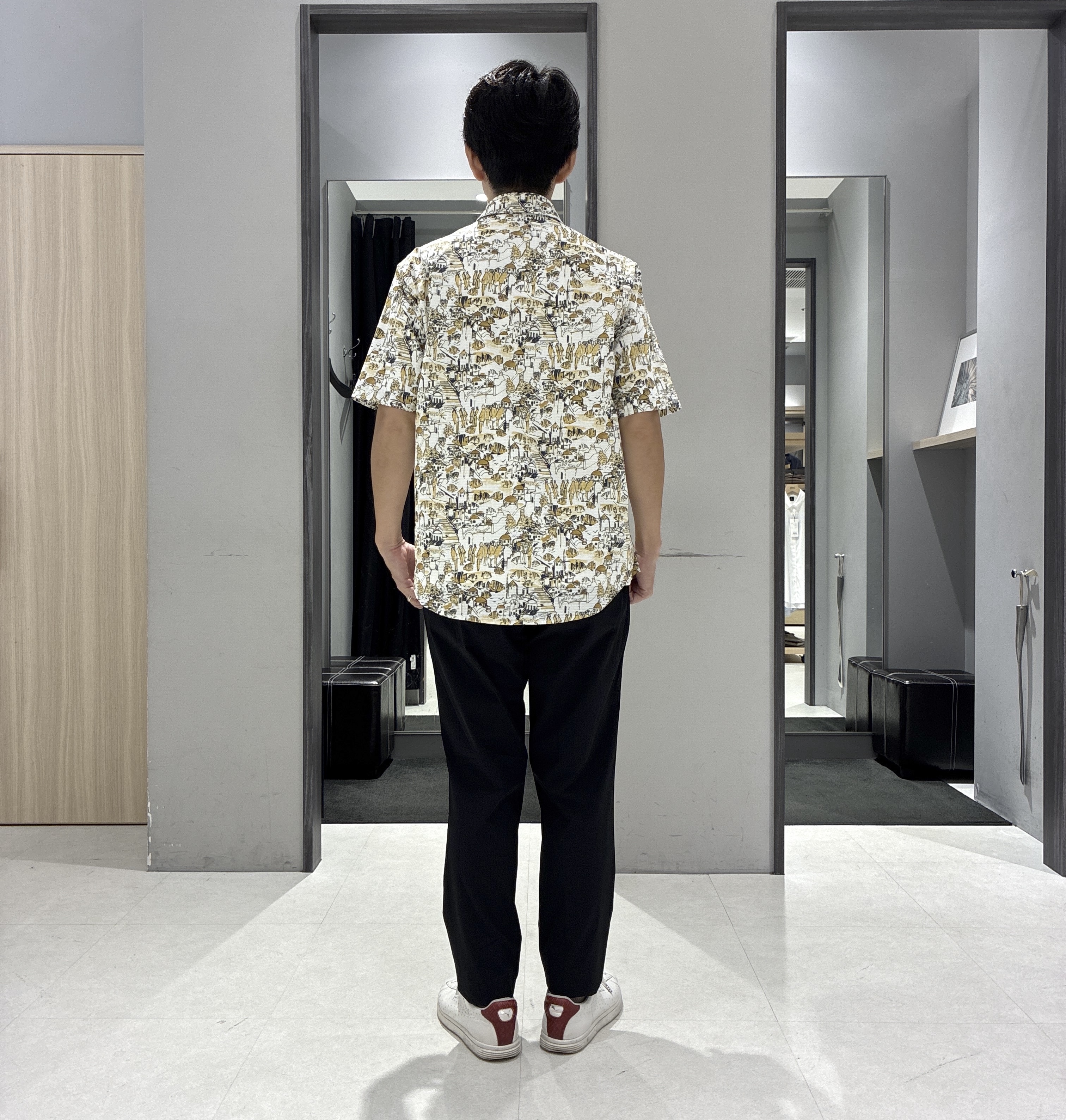 わいずみさんの「TAKEO KIKUCHI｜【日本製】DotAir（R）リゾートプリント半袖シャツ」を使ったコーディネート