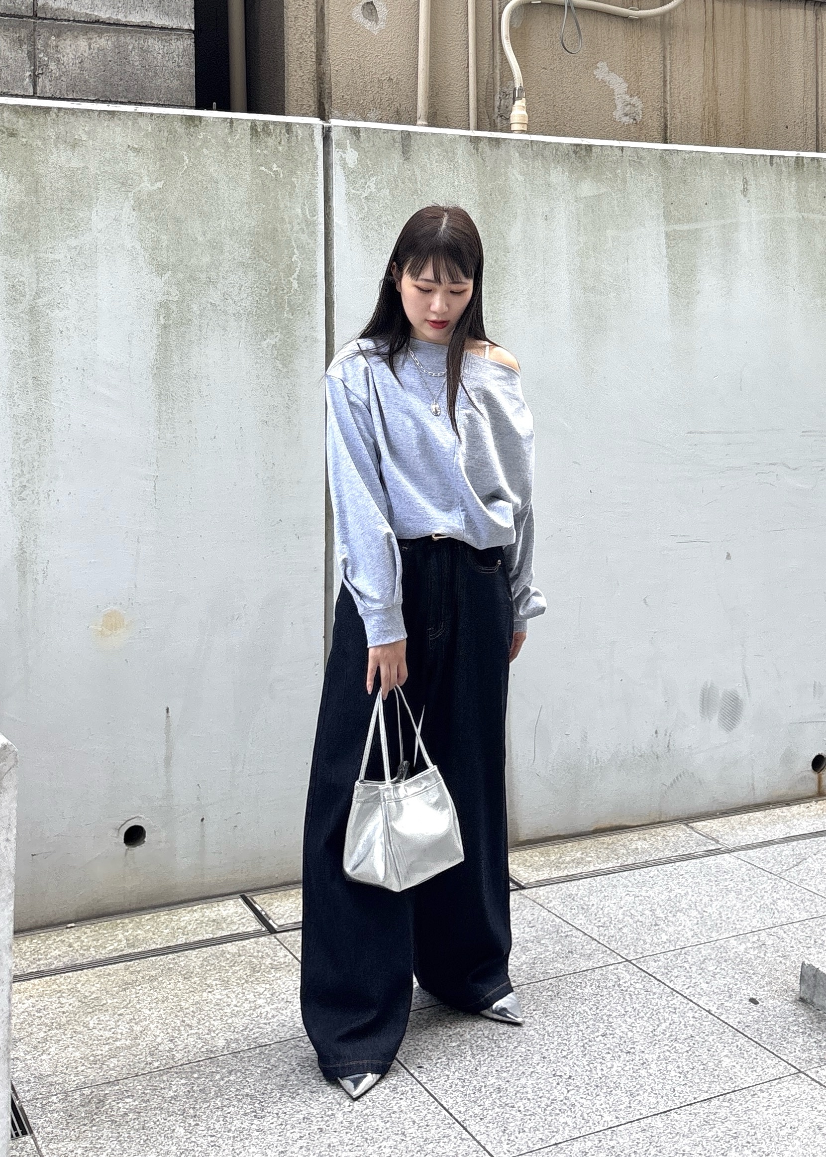 Renoさんの「INDIVI｜裏毛オフショルカットソー」を使ったコーディネート