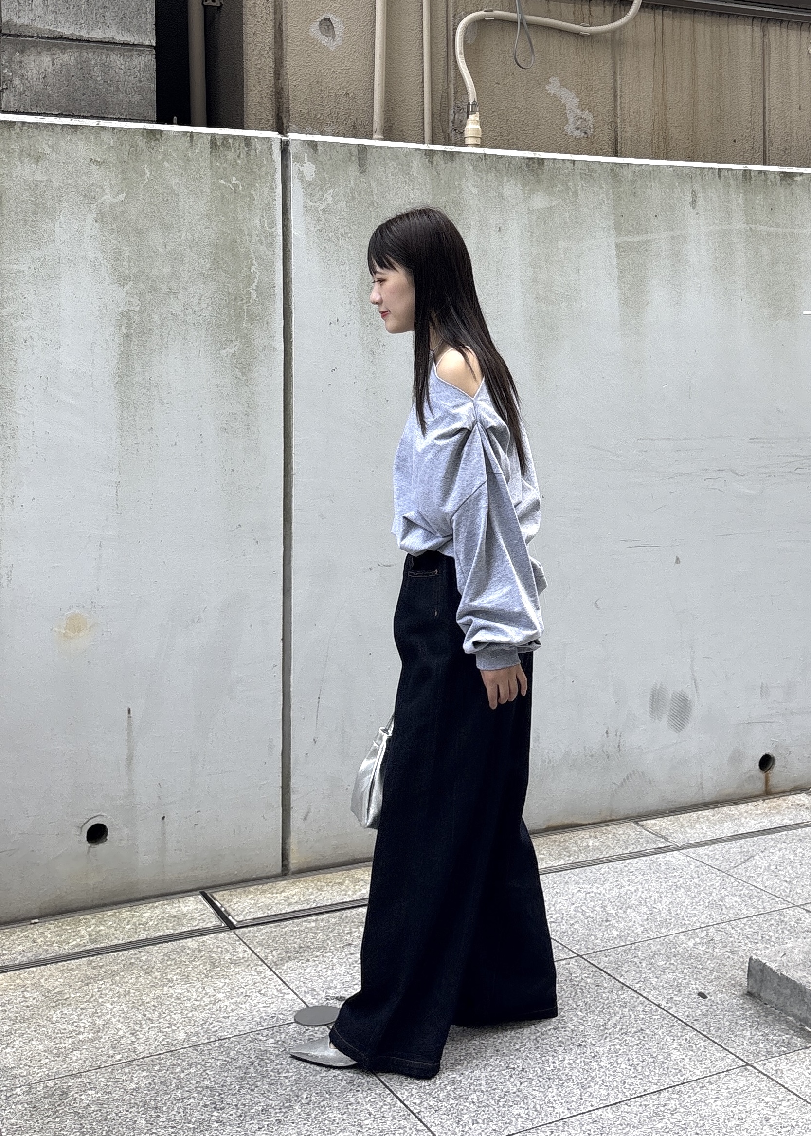 Renoさんの「INDIVI｜裏毛オフショルカットソー」を使ったコーディネート