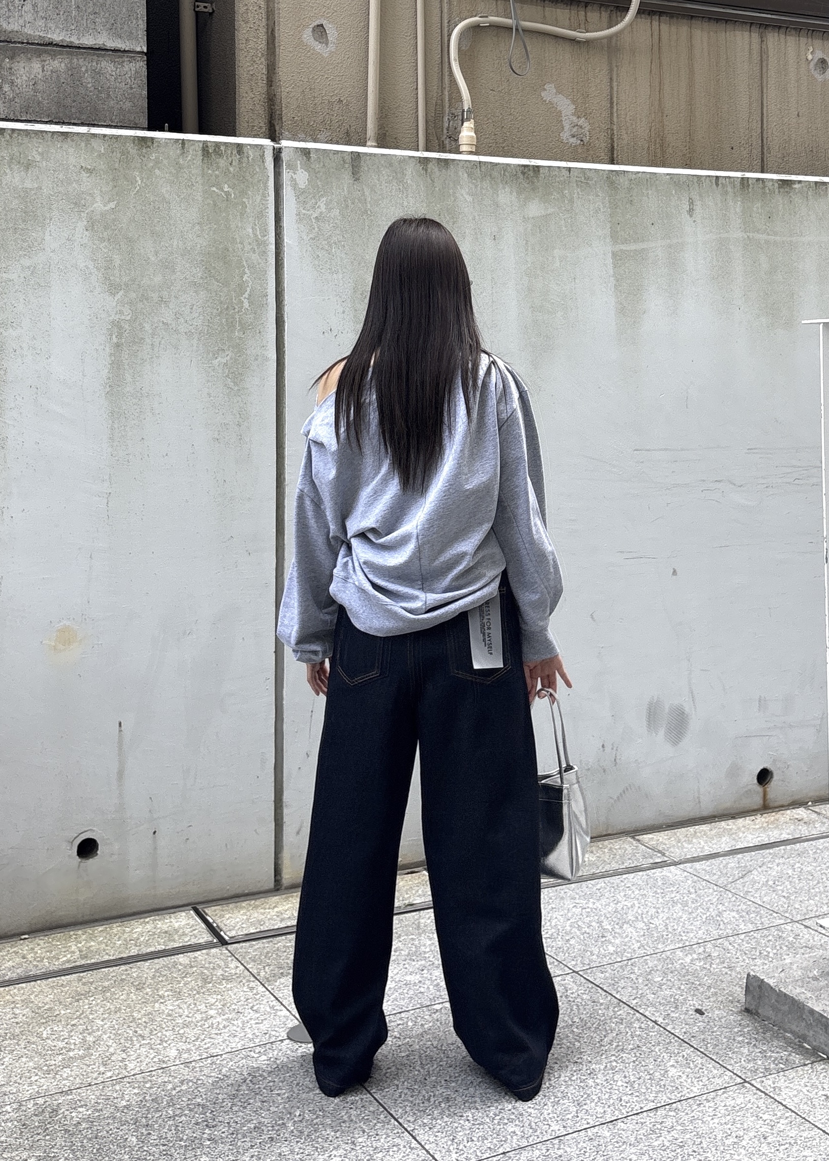 Renoさんの「INDIVI｜裏毛オフショルカットソー」を使ったコーディネート