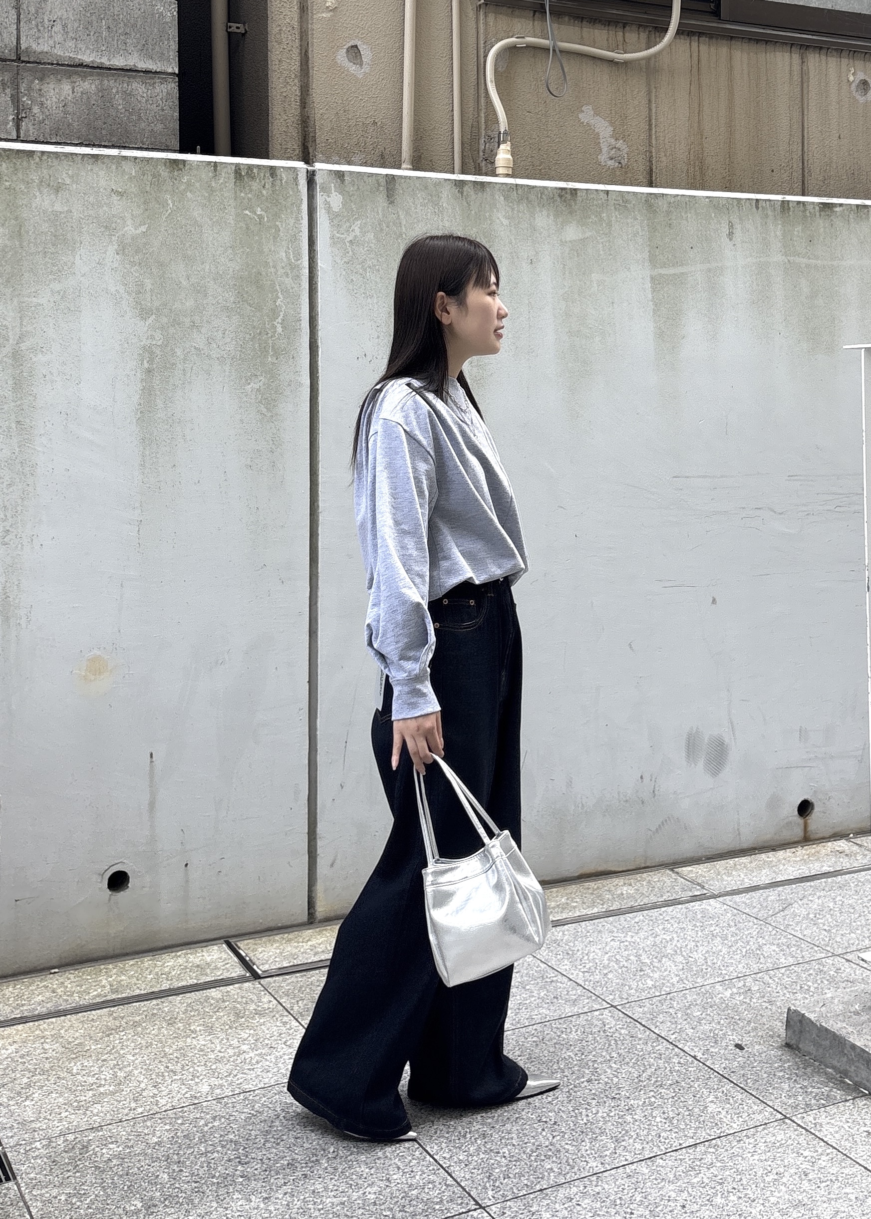 Renoさんの「INDIVI｜裏毛オフショルカットソー」を使ったコーディネート