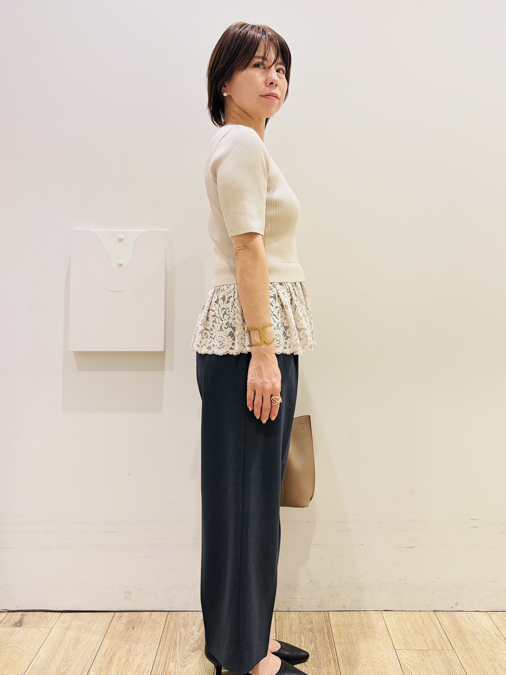 YUKOさんの「index｜【アンサンブル対応】裾レースニット《洗濯機OK》」を使ったコーディネート
