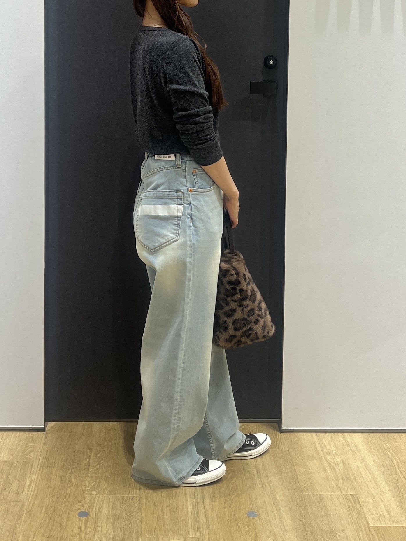 Minaさんの「Dessin｜シアーテレコヘンリーネックプルオーバー」を使ったコーディネート