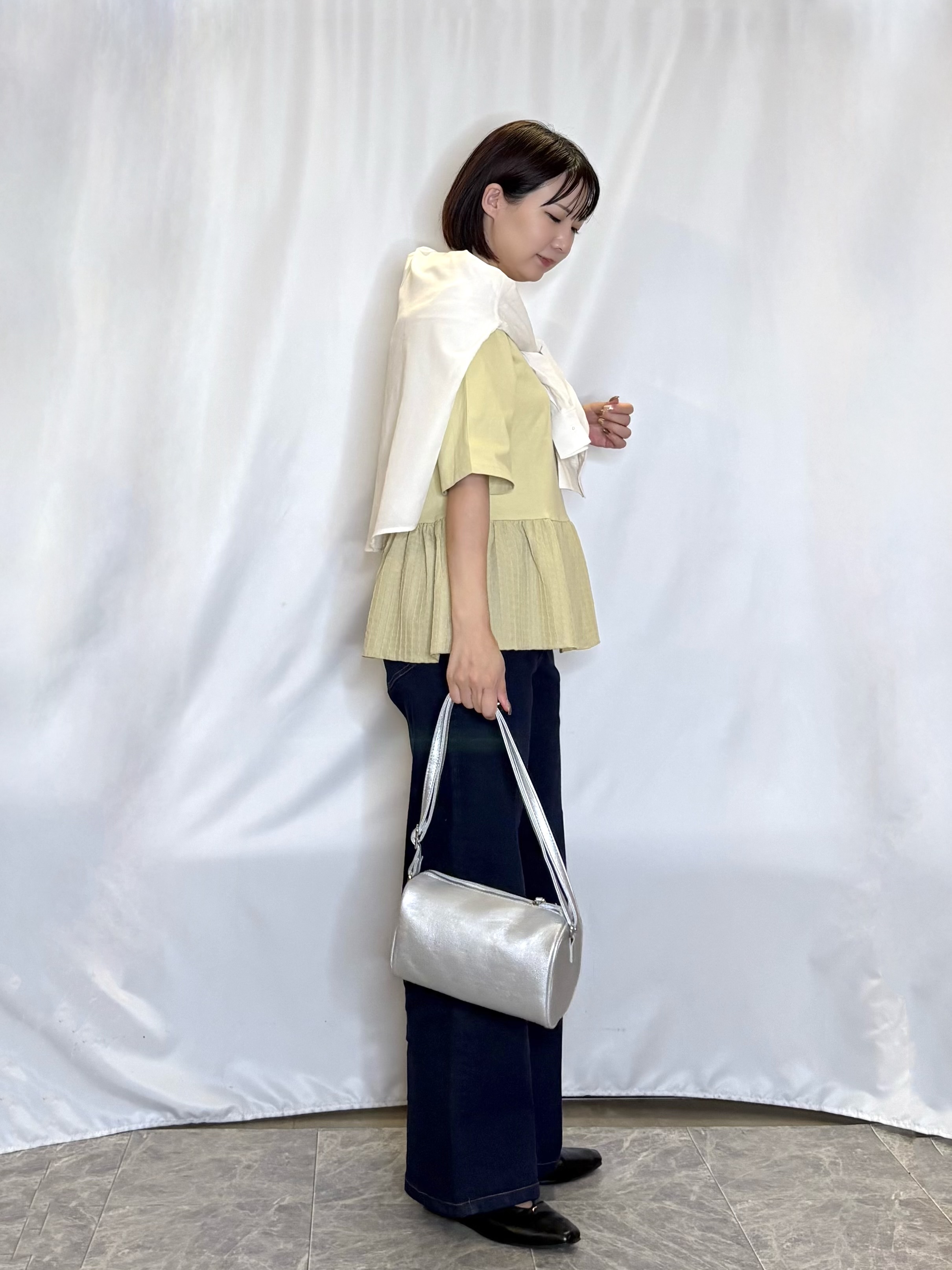 ネリさんの「SHOO･LA･RUE｜【通気性〇/S-LL/洗濯機可】大人のきちんとベーシックシャツ」を使ったコーディネート