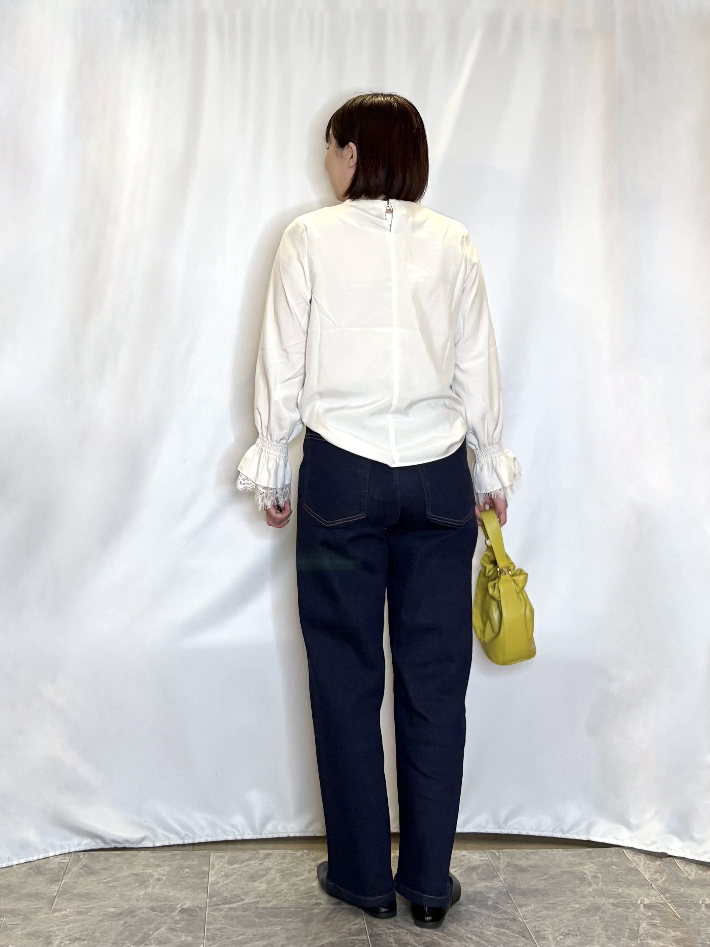ネリさんの「SHOO･LA･RUE｜【S-LL/洗濯機可】お袖レースで華やぐ。フェミニンブラウス」を使ったコーディネート
