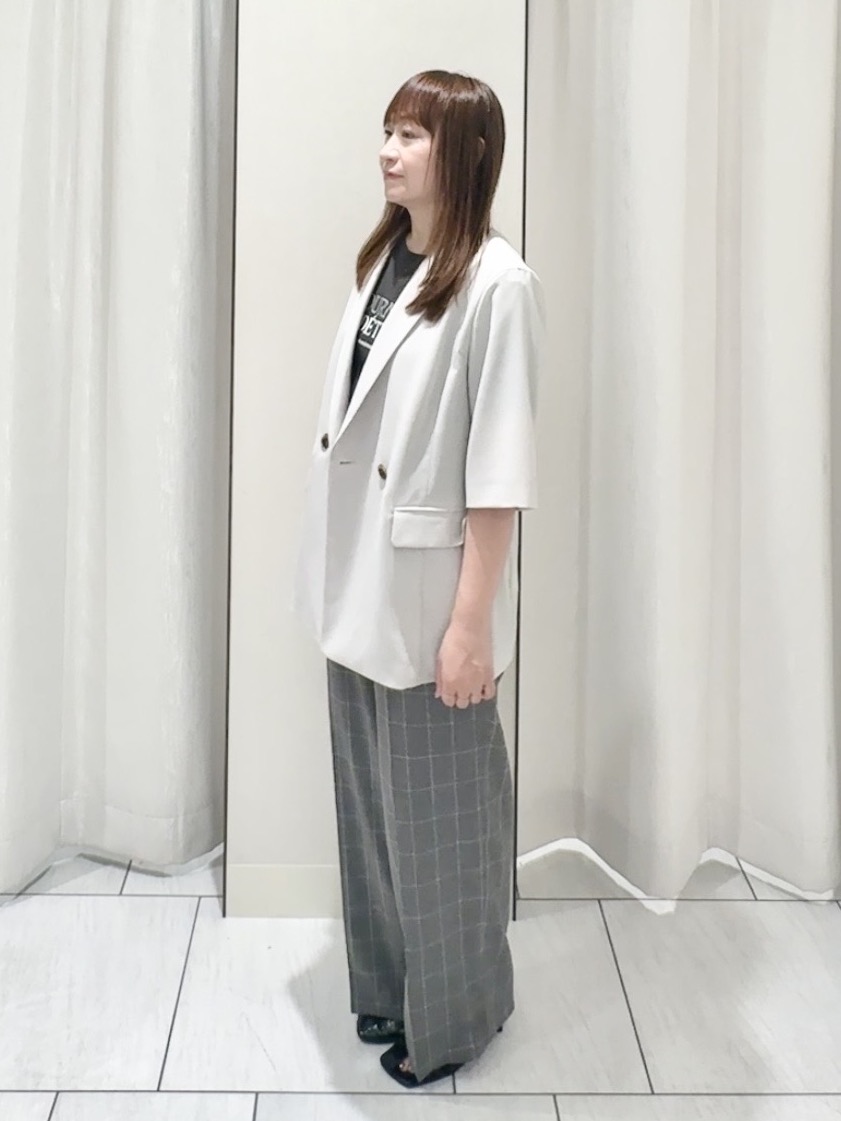 ʏᴜᴋɪᴋᴏさんの「UNTITLED｜【秋の通勤羽織/セットアップ可/UVカット】エアリークール半袖ジャケット」を使ったコーディネート
