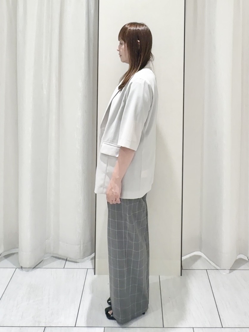 ʏᴜᴋɪᴋᴏさんの「UNTITLED｜【秋の通勤羽織/セットアップ可/UVカット】エアリークール半袖ジャケット」を使ったコーディネート