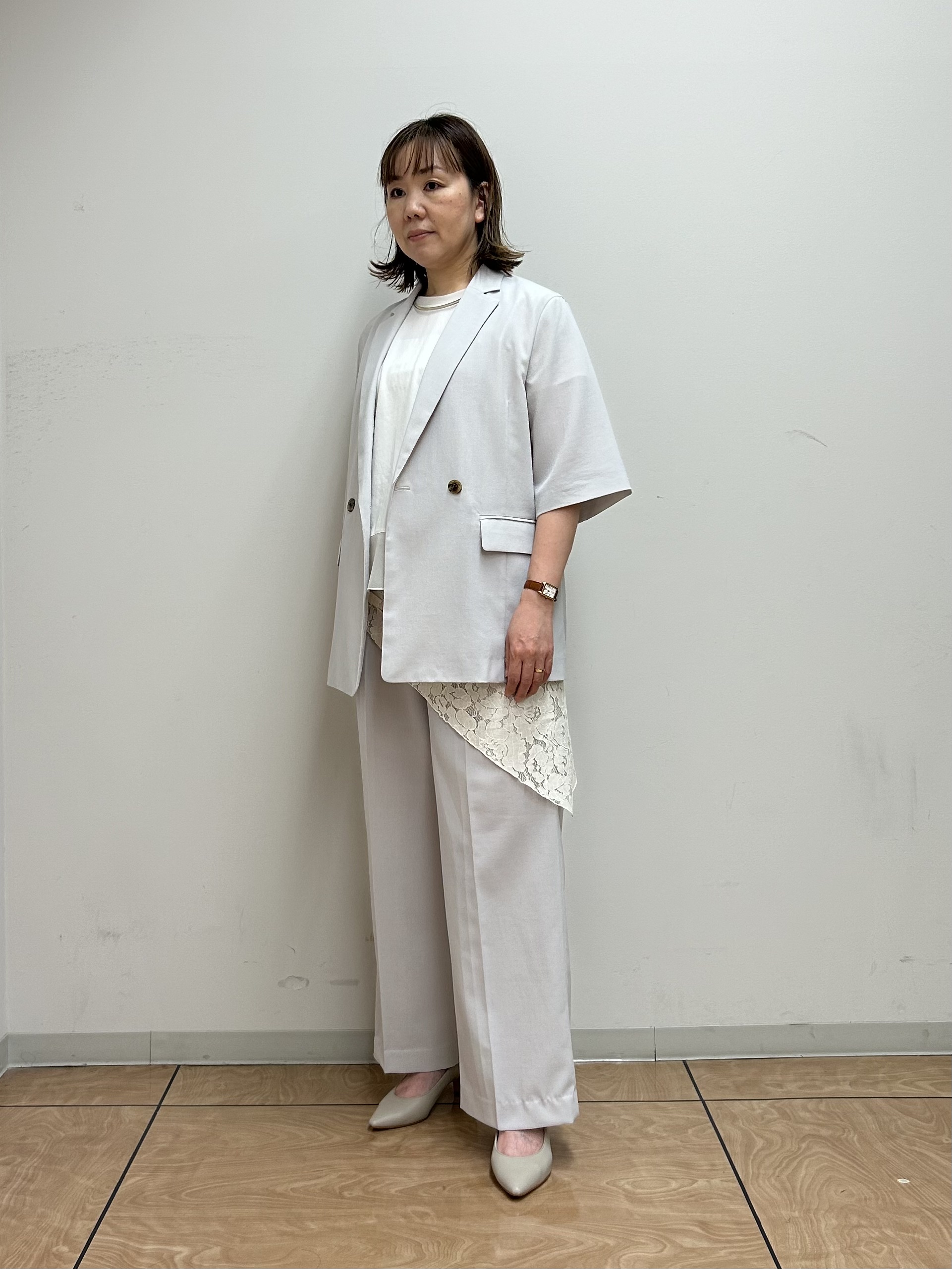 mariさんの「INDIVI｜【秋の通勤羽織/セットアップ可/UVカット】エアリークール半袖ジャケット」を使ったコーディネート