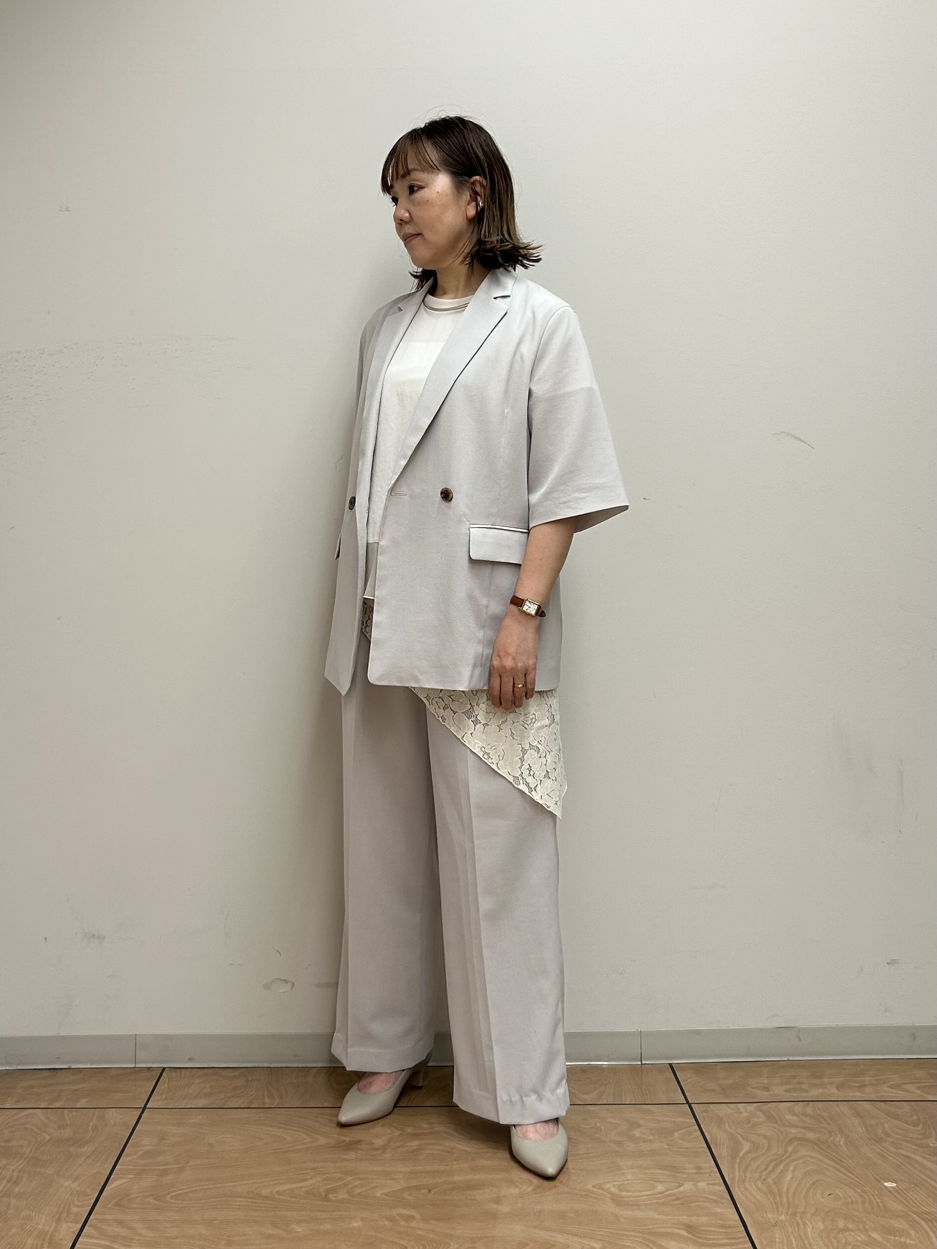 mariさんの「INDIVI｜【秋の通勤羽織/セットアップ可/UVカット】エアリークール半袖ジャケット」を使ったコーディネート