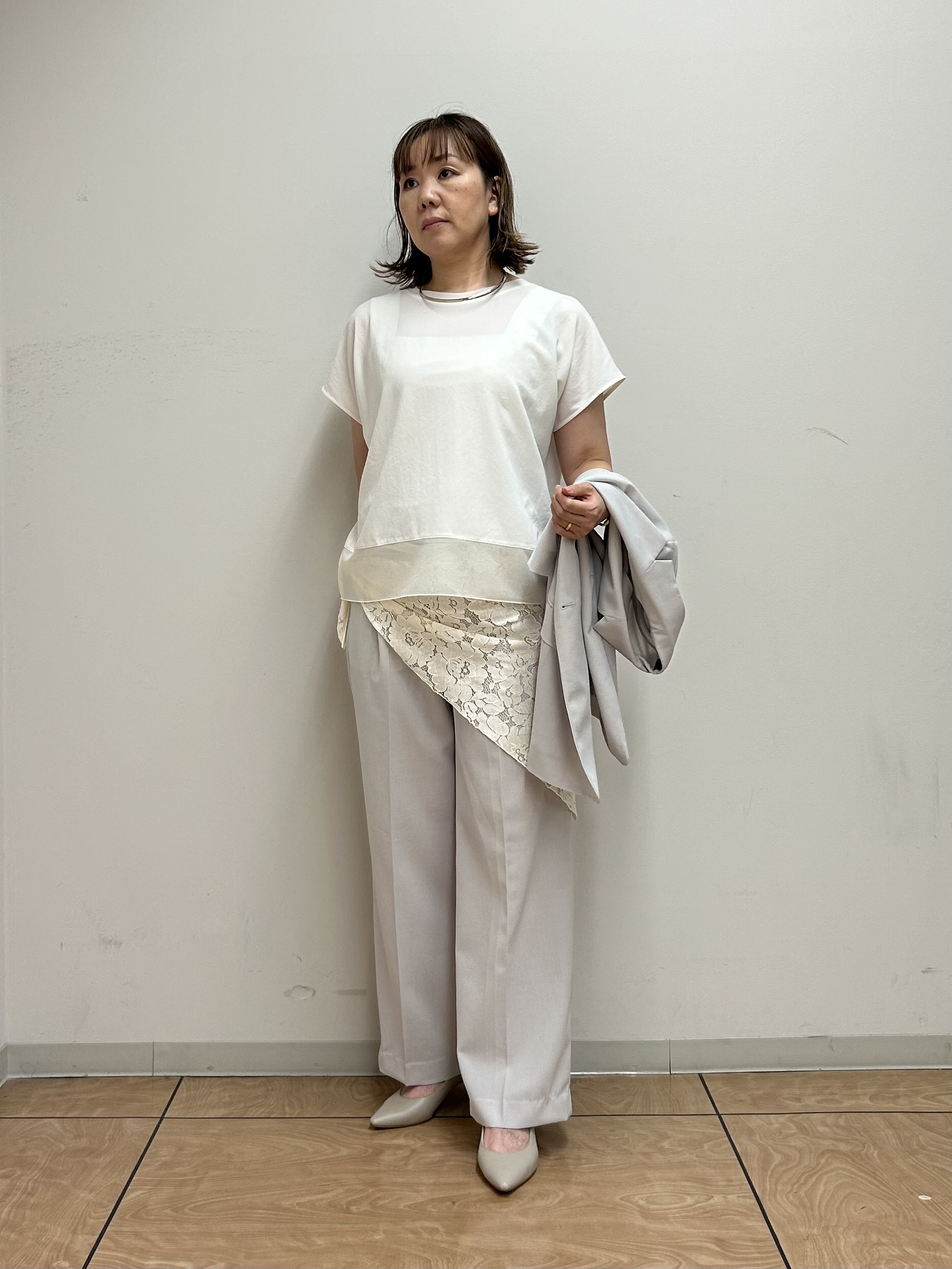 mariさんの「INDIVI｜【秋の通勤羽織/セットアップ可/UVカット】エアリークール半袖ジャケット」を使ったコーディネート