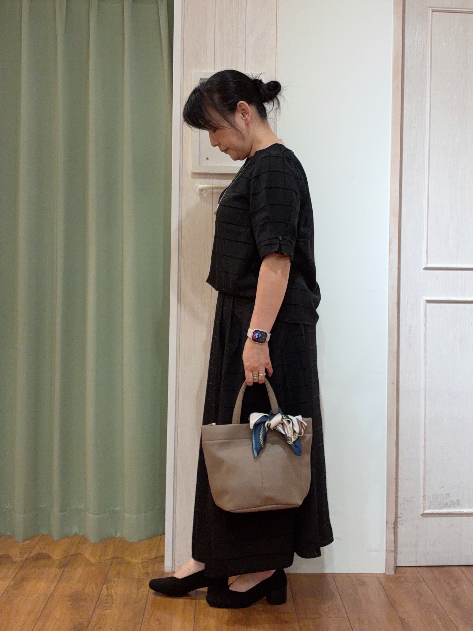 ke-yさんの「SHOO･LA･RUE｜【セットアップ可/S-LL】夏でも感じられる秋気分 モールチェックタックスリーブ ブラウス」を使ったコーディネート