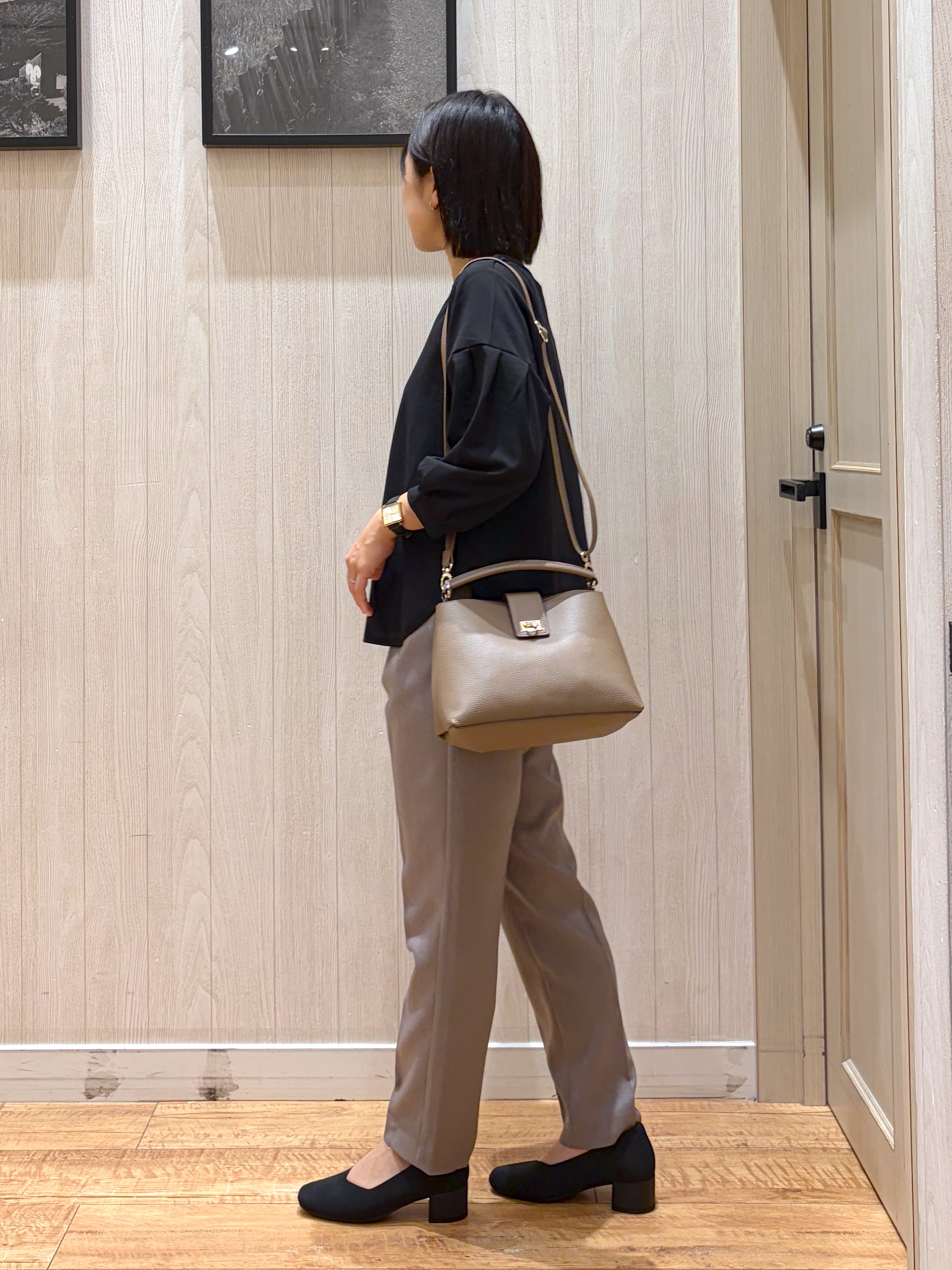 shirayuuuさんの「SHOO･LA･RUE｜【着丈選べる/2点セット】ネックレス付き やわらか8分袖ブラウス」を使ったコーディネート