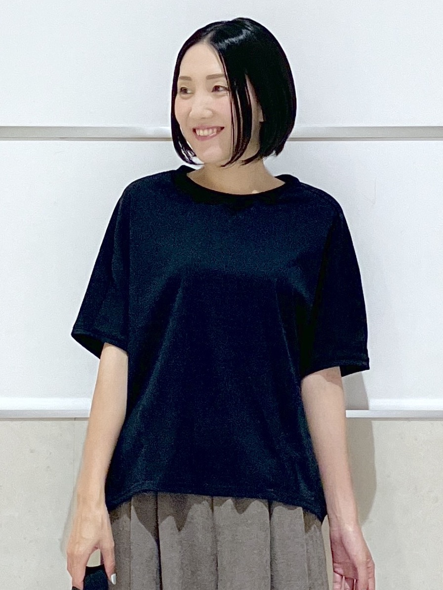 eriko さんの「Dessin｜【汗シミ防止/UVカット】ドルマンスリーブ プルオーバー」を使ったコーディネート