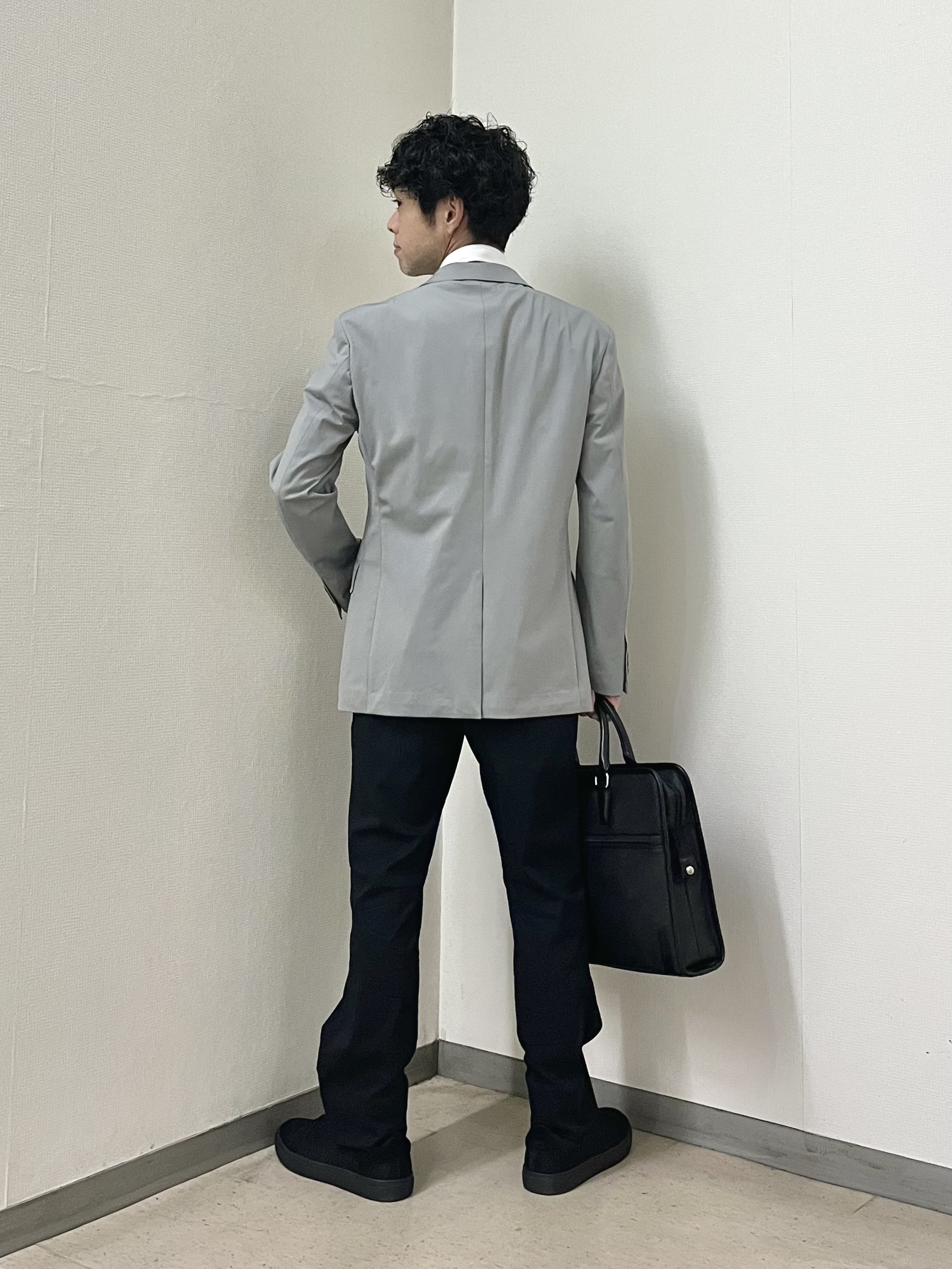 URAさんの「TAKEO KIKUCHI｜【360&deg;ストレッチ／軽量】None Of Stress ライト ジャケット（セットアップ対応）」を使ったコーディネート
