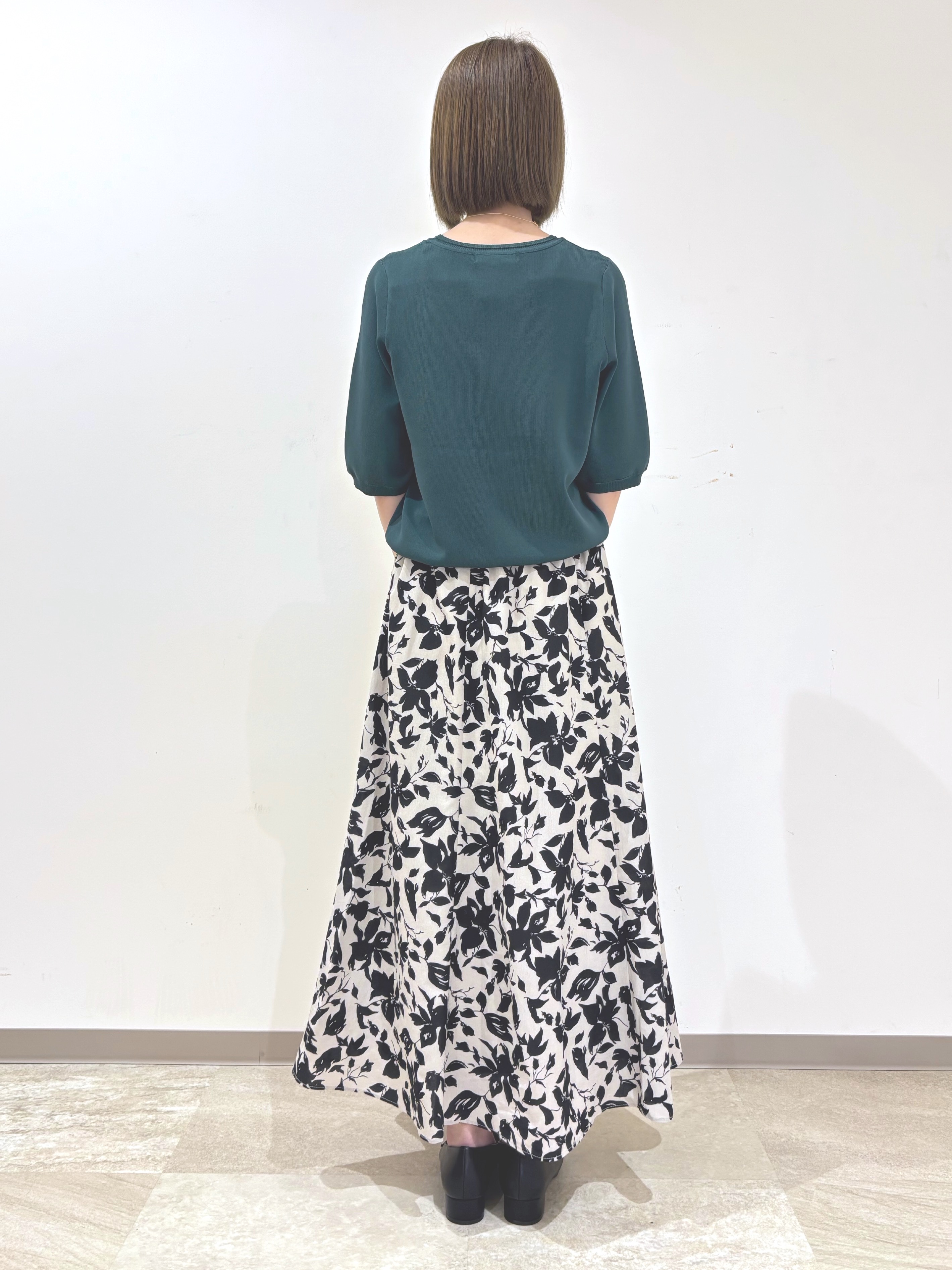 miさんの「grove｜バイカラーフラワーフレアスカート」を使ったコーディネート
