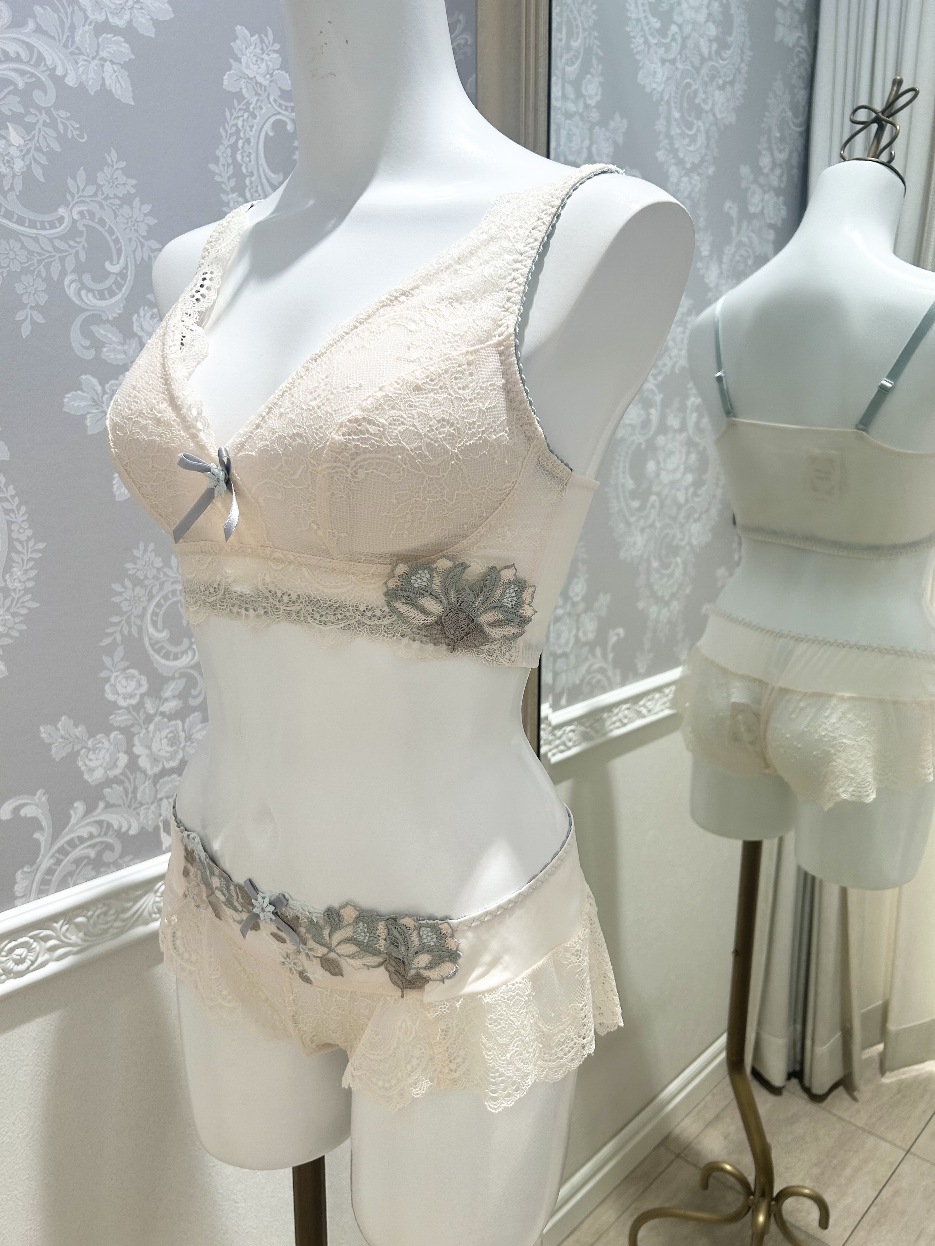 hachiさんの「Risa Magli｜アデラ ブラジャー （B－C） ＜D Make Type＞」を使ったコーディネート