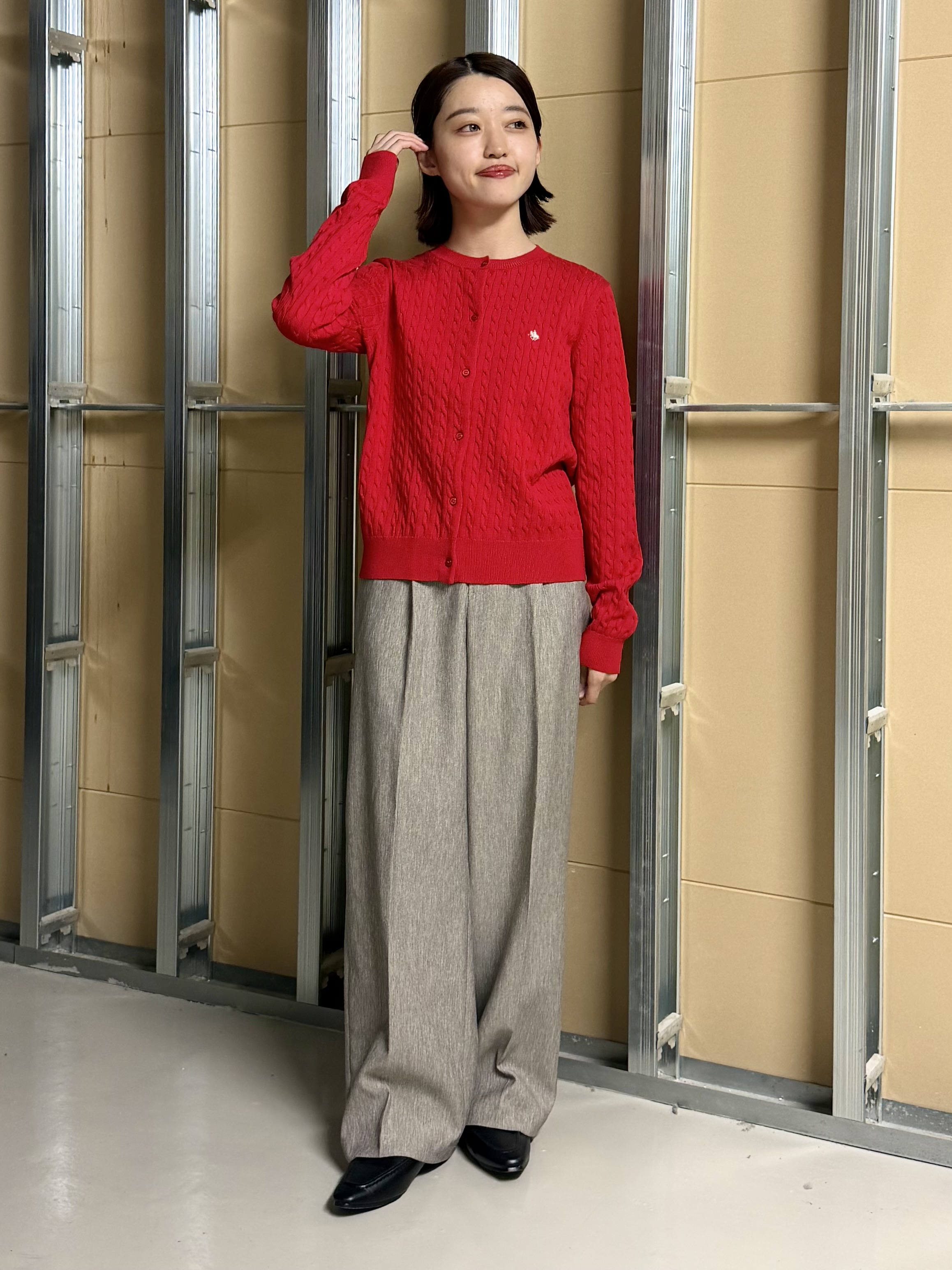 sahoさんの「THE SHOP TK｜POLO BCS/ケーブルクルーカーディガン」を使ったコーディネート