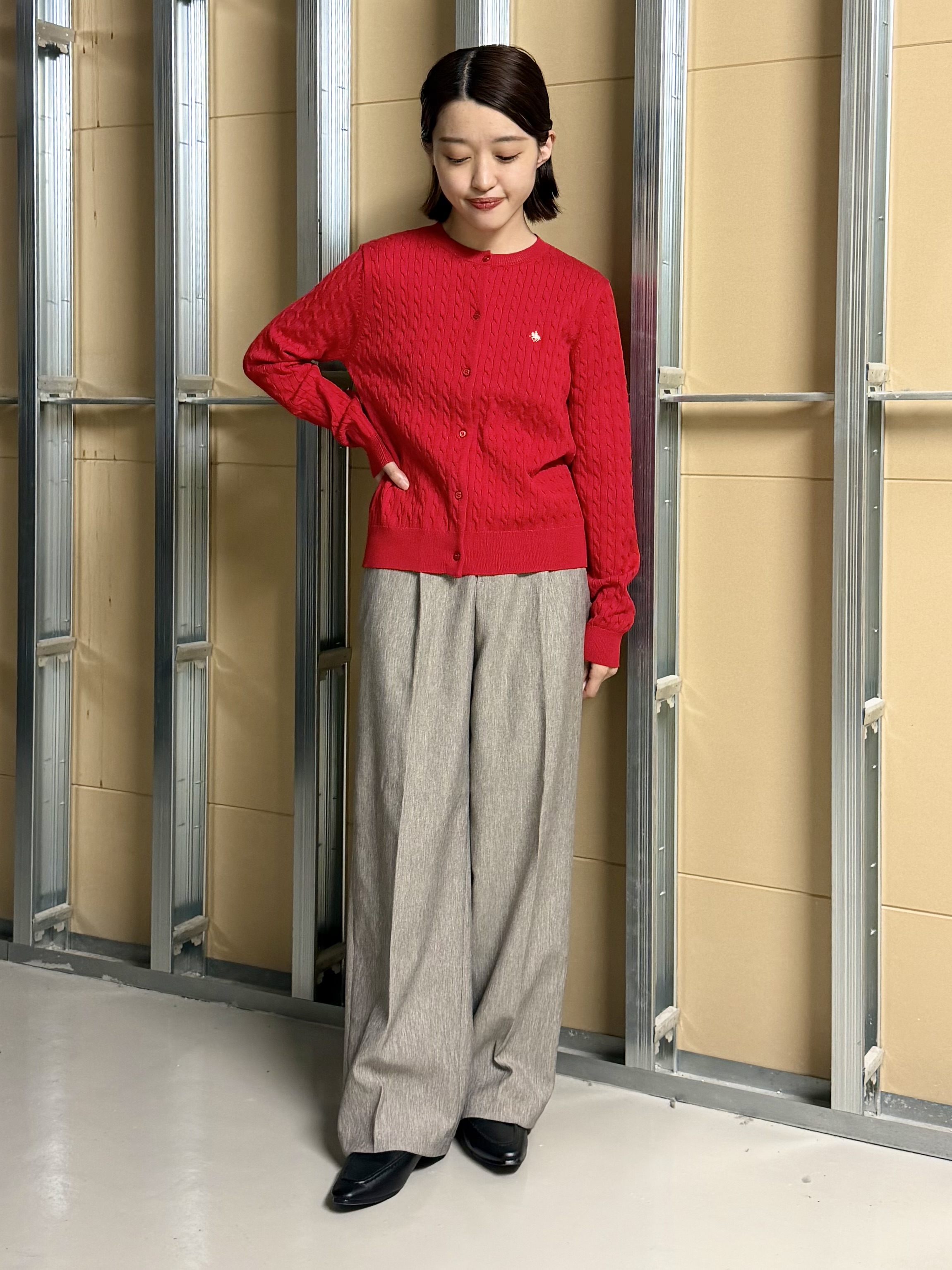sahoさんの「THE SHOP TK｜POLO BCS/ケーブルクルーカーディガン」を使ったコーディネート