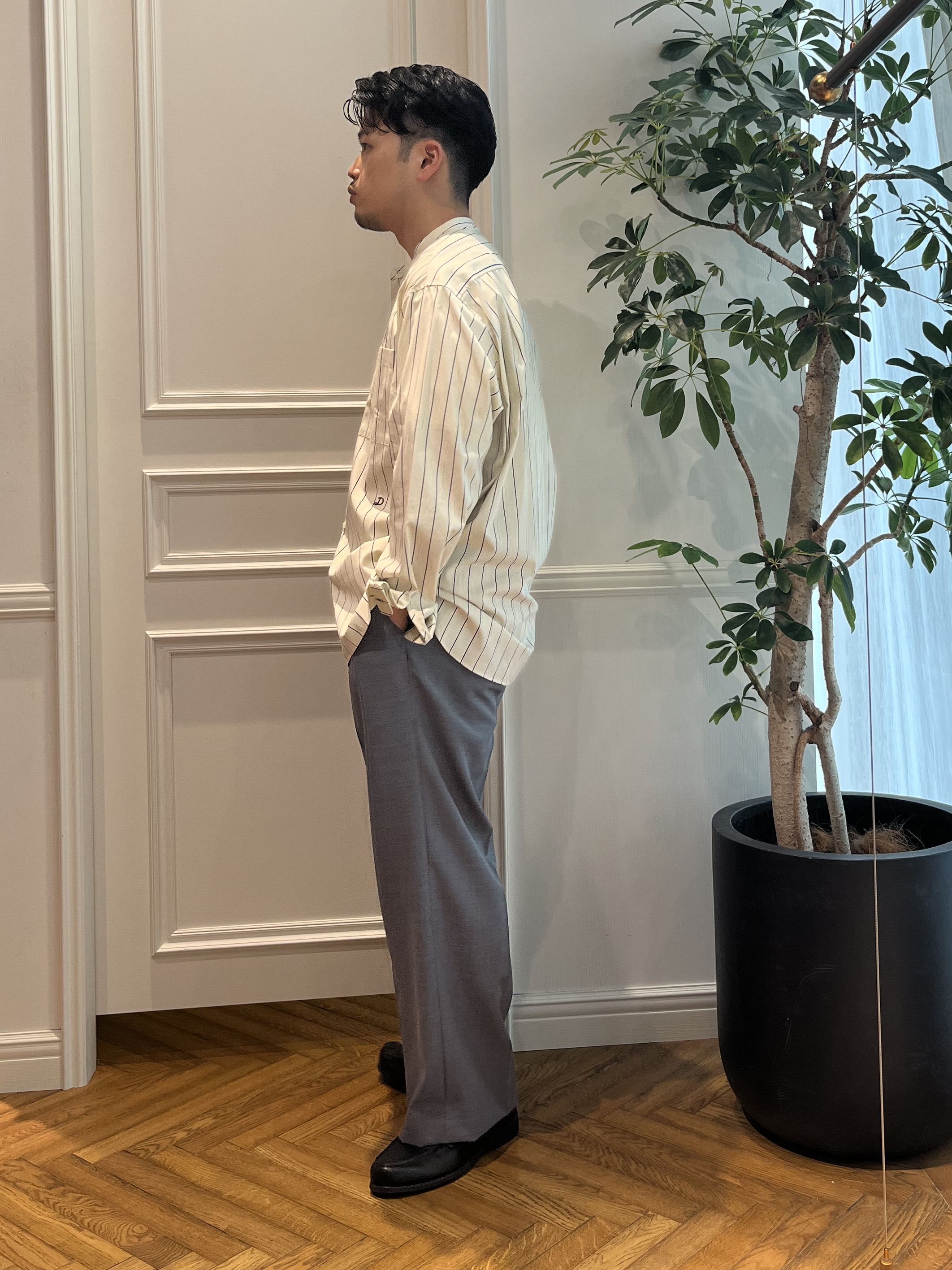 Tokuさんの「DRESSTERIOR｜【日本製】バンドカラー ストライプシャツ」を使ったコーディネート