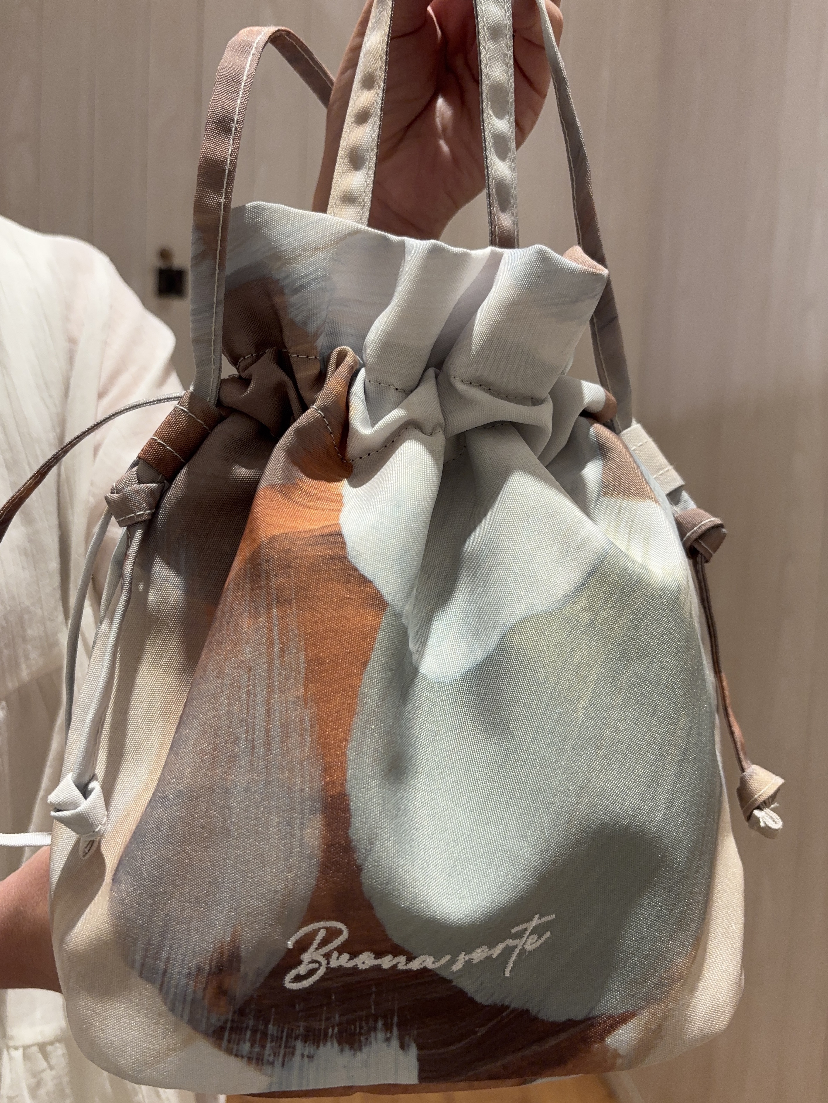 あいこさんの「SHOO･LA･RUE｜【洗濯機可/S-LL】インせず着られる シアー素材が上品なティアードブラウス」を使ったコーディネート