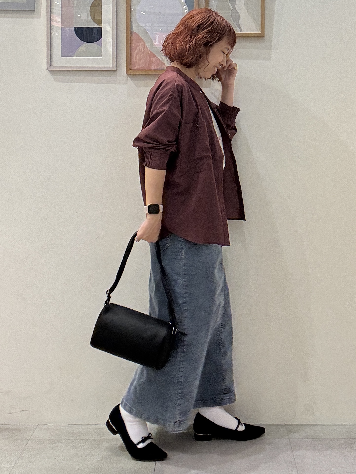 たけぴさんの「SHOO･LA･RUE｜【洗濯後しわになりにくい/S-LL】キーネック金ボタンポケットシャツ」を使ったコーディネート