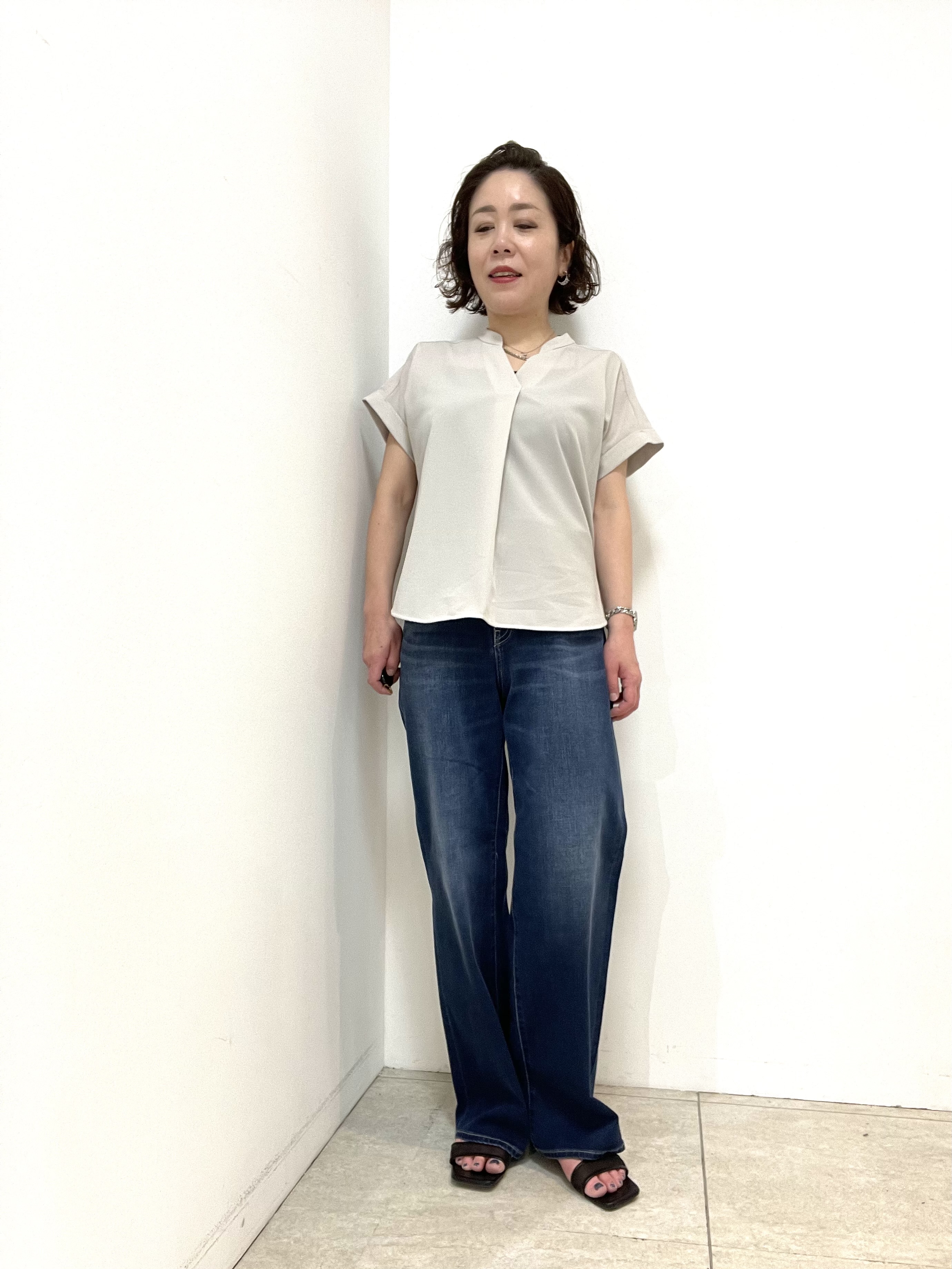 Wachiさんの「UNTITLED｜【残暑も快適/セットアップ可/接触冷感】エアリークールブラウス」を使ったコーディネート