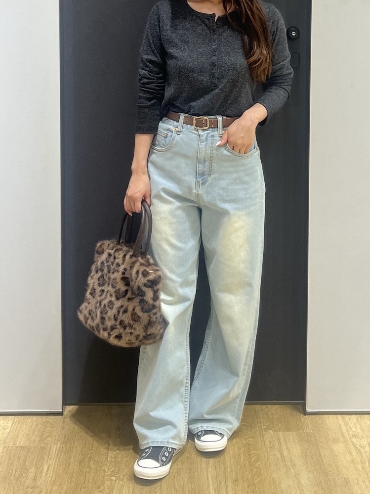 Minaさんの「Dessin｜シアーテレコヘンリーネックプルオーバー」を使ったコーディネート