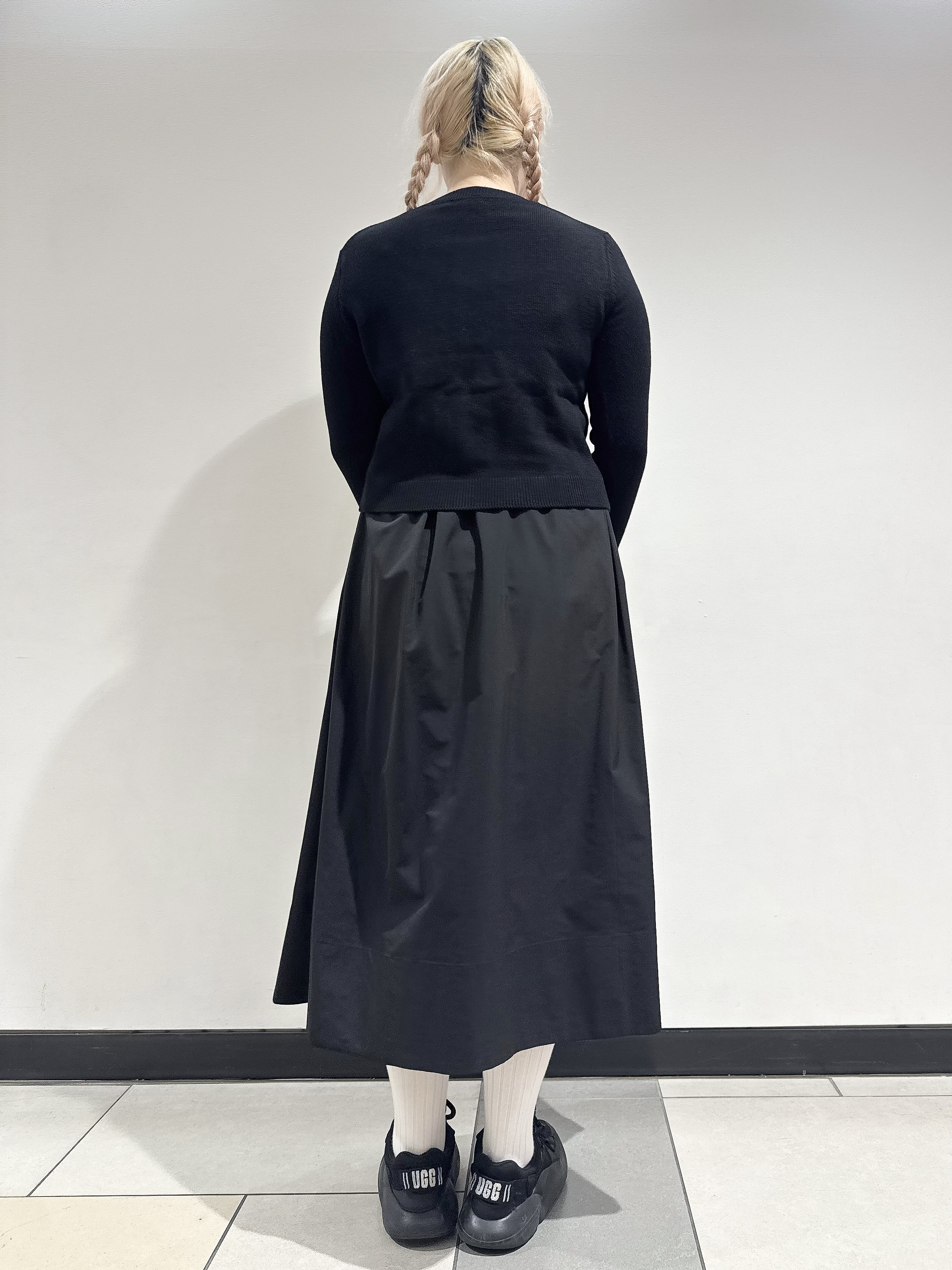 なかもとあきさんの「DRESSTERIOR｜リリークレストカーディガン」を使ったコーディネート