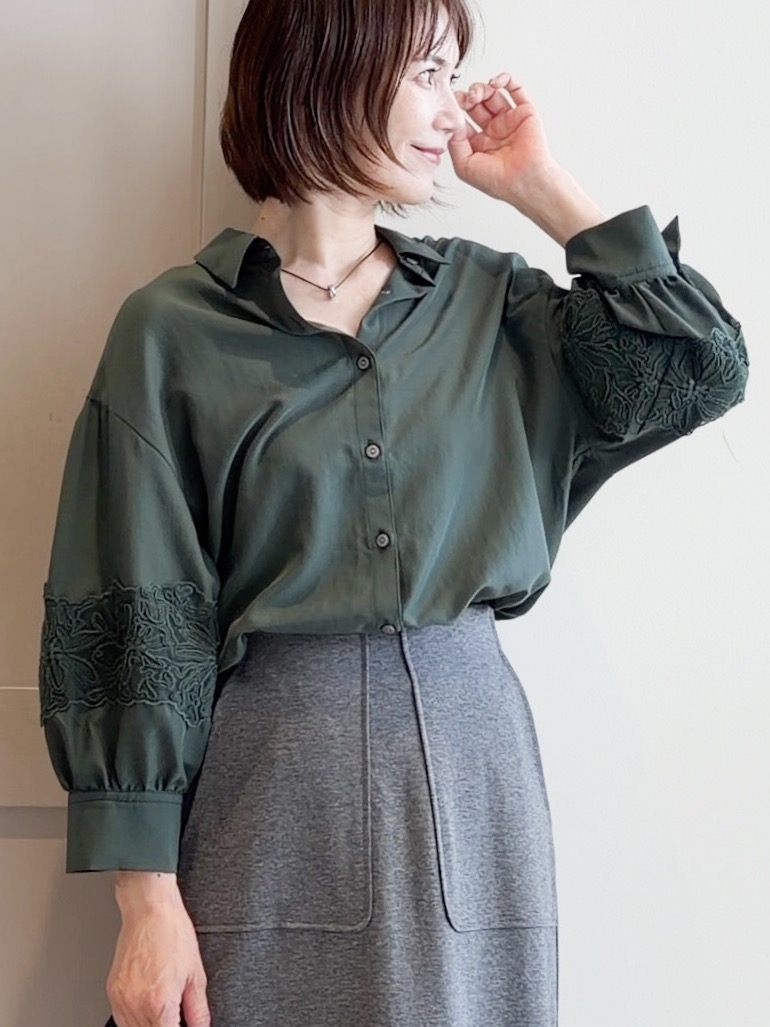 yamakoさんの「grove｜レースボリュームスリーブシャツ」を使ったコーディネート