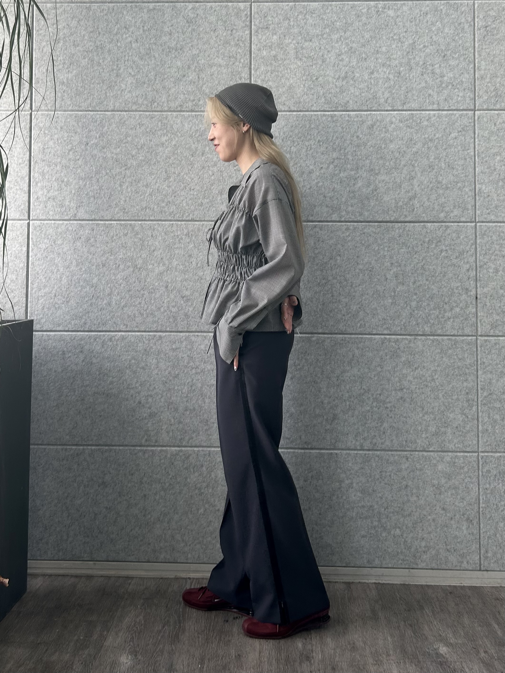 honoka Aさんの「CODE A｜light shirred check blouse」を使ったコーディネート