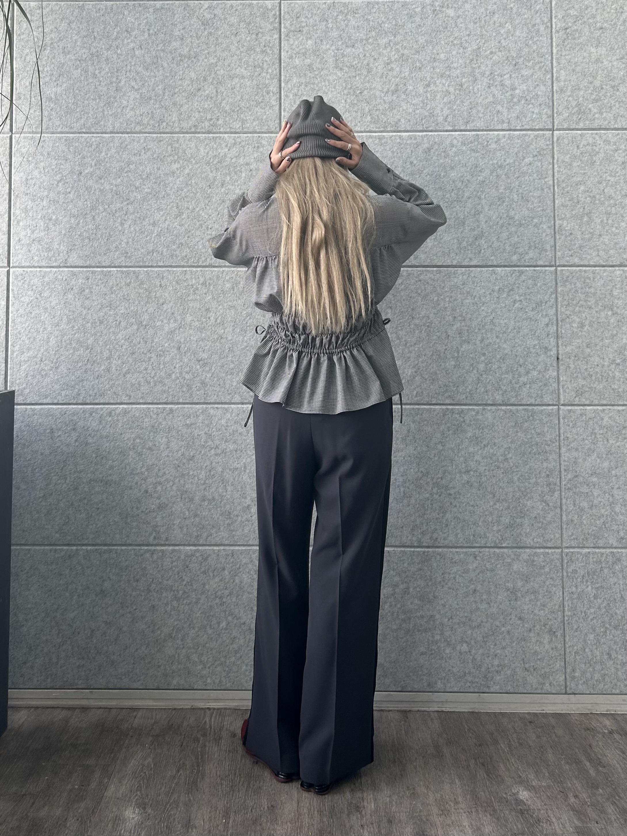 honoka Aさんの「CODE A｜light shirred check blouse」を使ったコーディネート