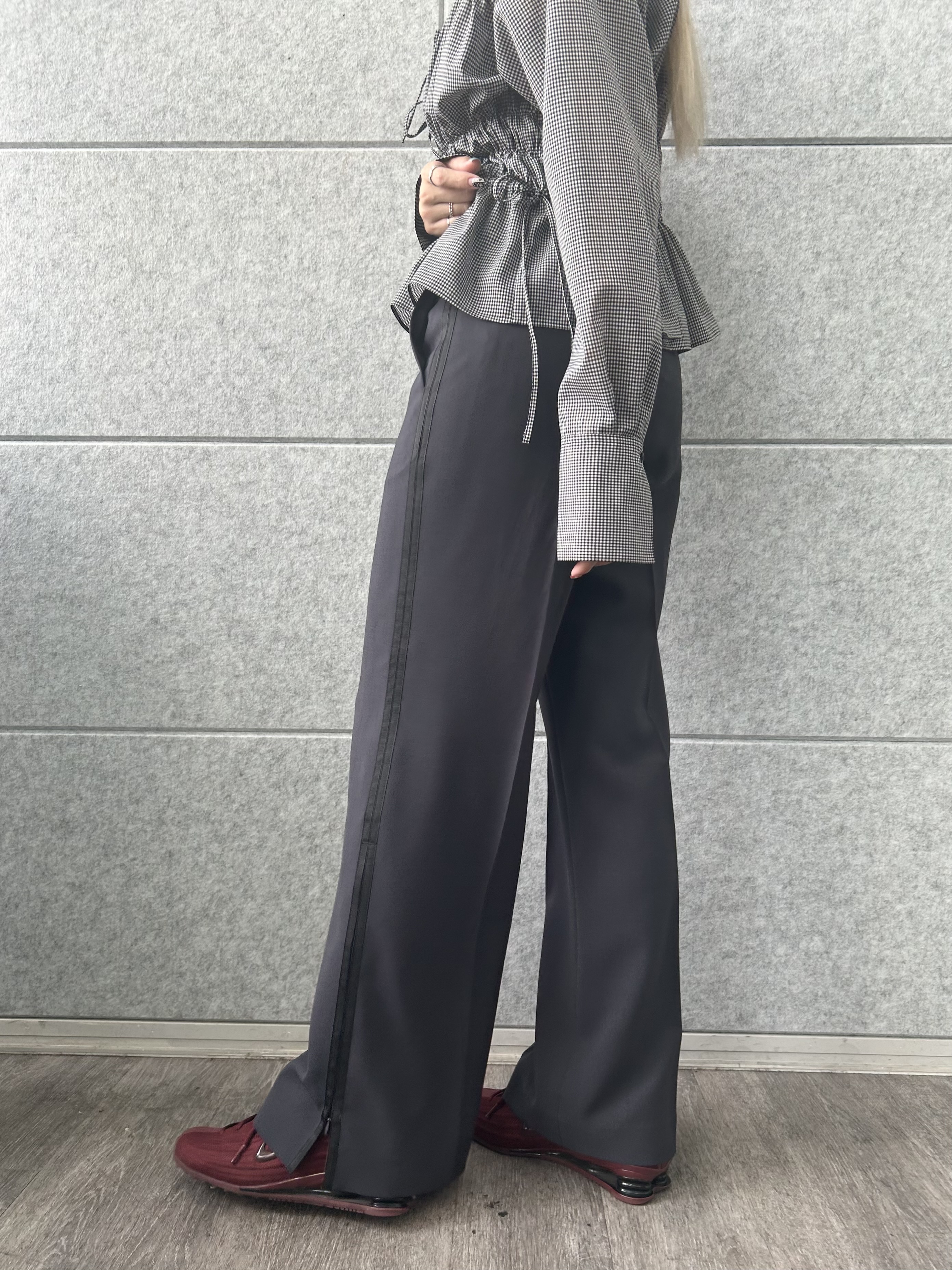 honoka Aさんの「CODE A｜light shirred check blouse」を使ったコーディネート