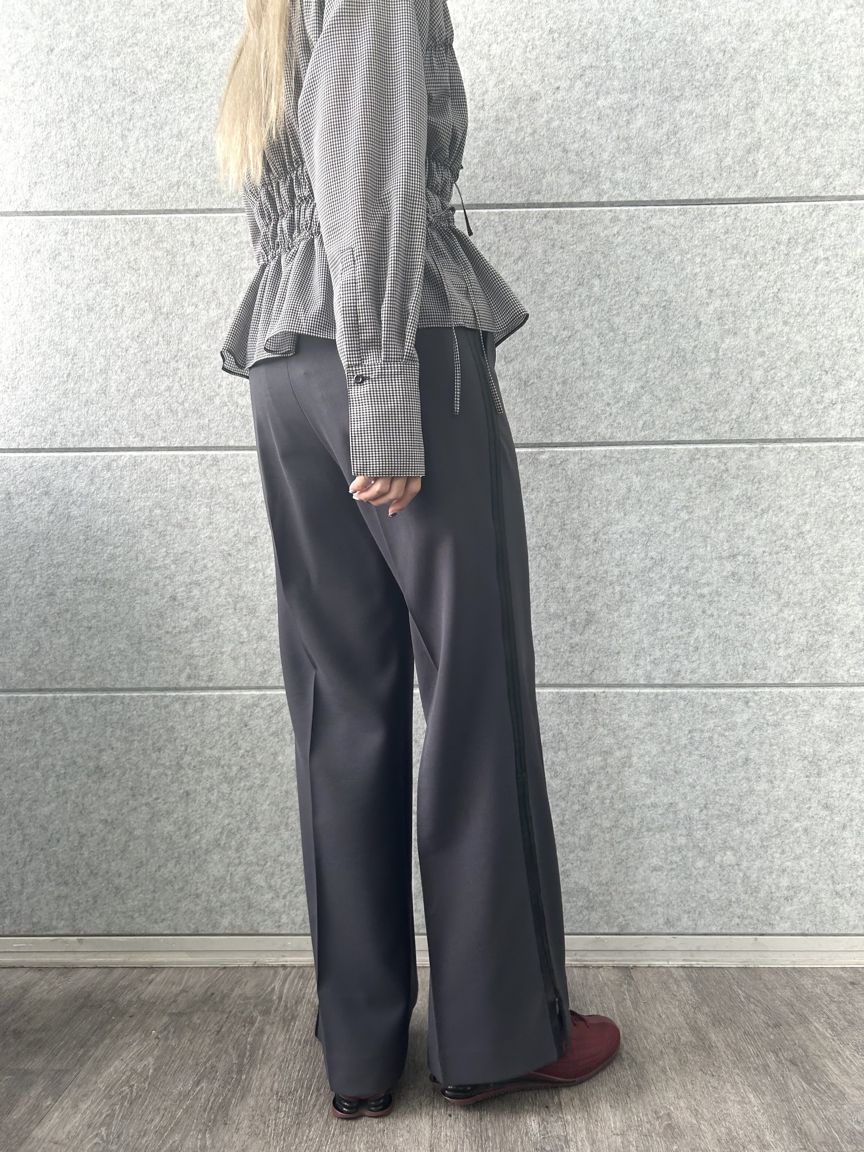 honoka Aさんの「CODE A｜light shirred check blouse」を使ったコーディネート