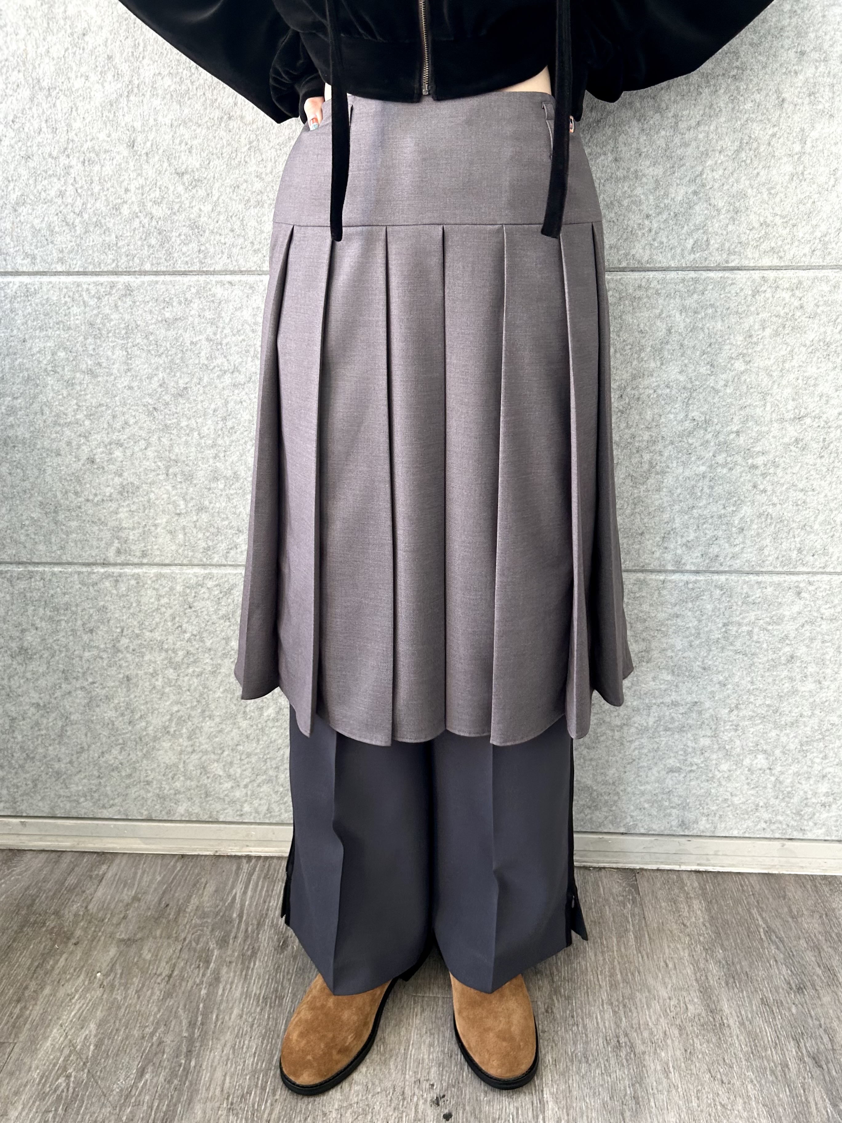 honoka Aさんの「CODE A｜velour cropped hoodie」を使ったコーディネート