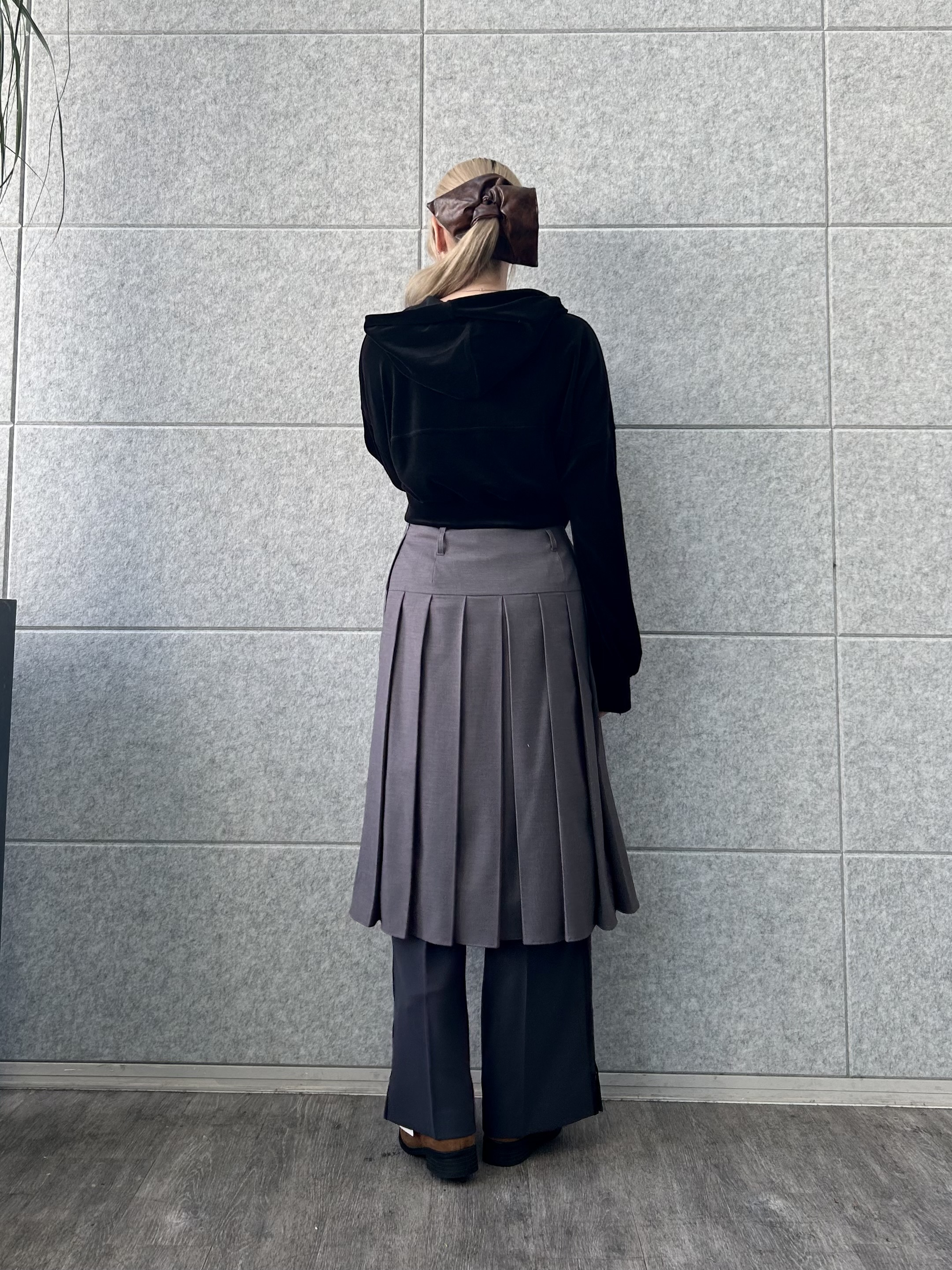 honoka Aさんの「CODE A｜velour cropped hoodie」を使ったコーディネート